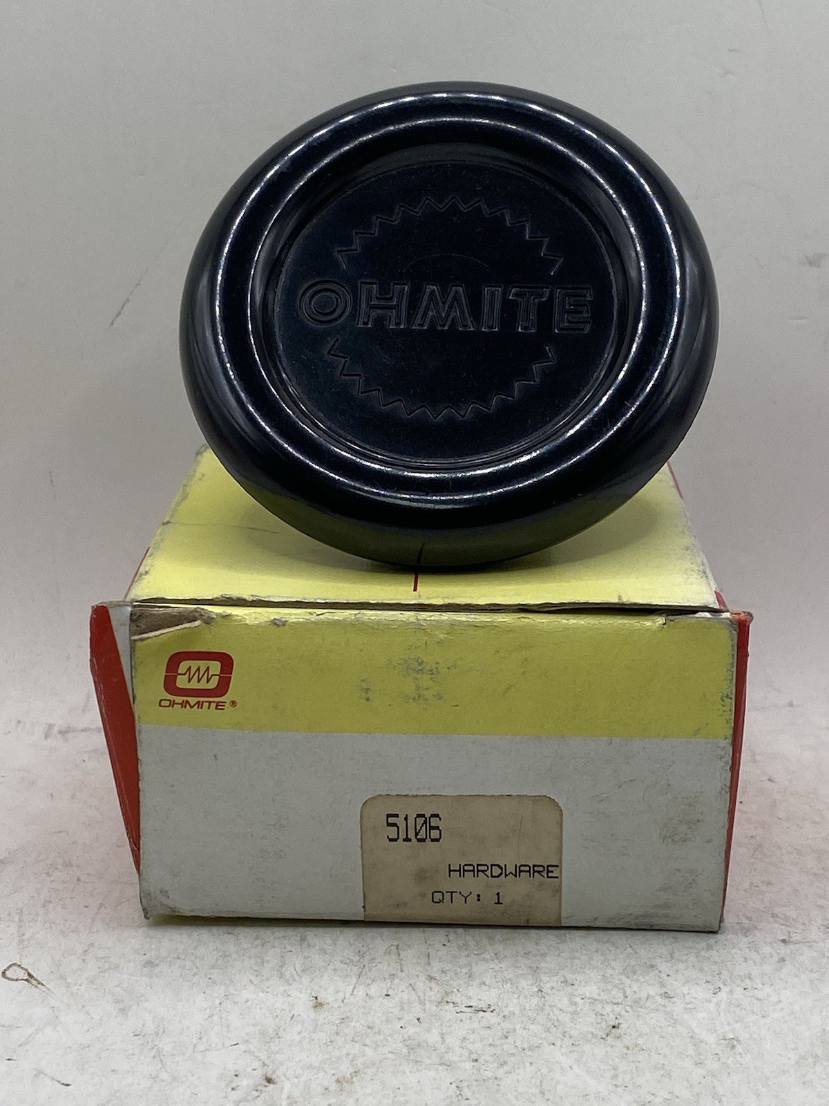 5106 OHMITE POINTER Knob Type Smooth Shaft Size 0.250″ (6.35mm) Dia 3.25