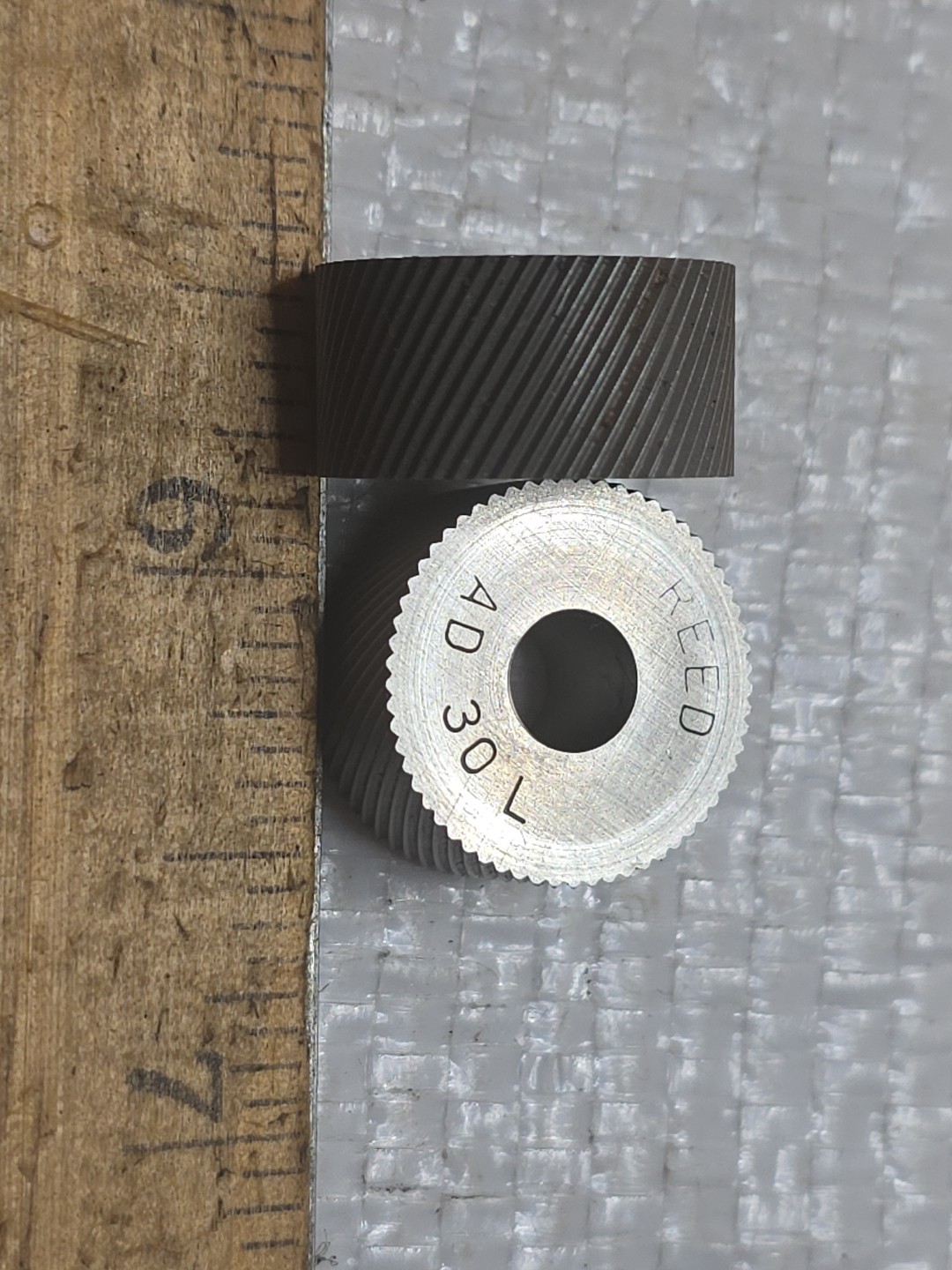 REED AD-30R & AD-30L KNURL WHEEL 3/4″ X 3/8″ X 1/4″ LOT OF 2 NOS