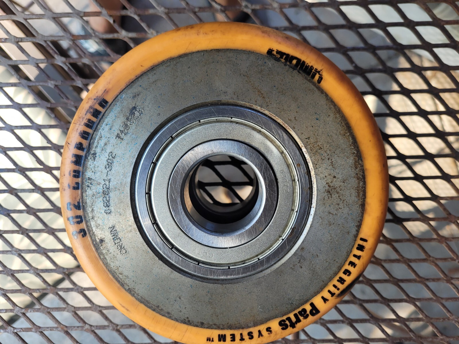 CROWN FORKLIFT WHEEL 302 COMPOUND ORANGE INTEGRITY PARTS SYSTEM