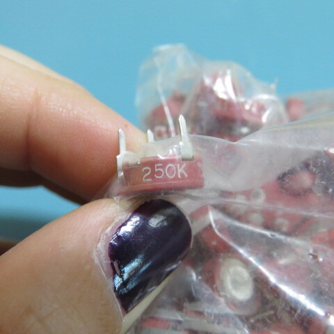 PIHER PTC10MV250K Qty of 130 per Lot POTENTIOMETER