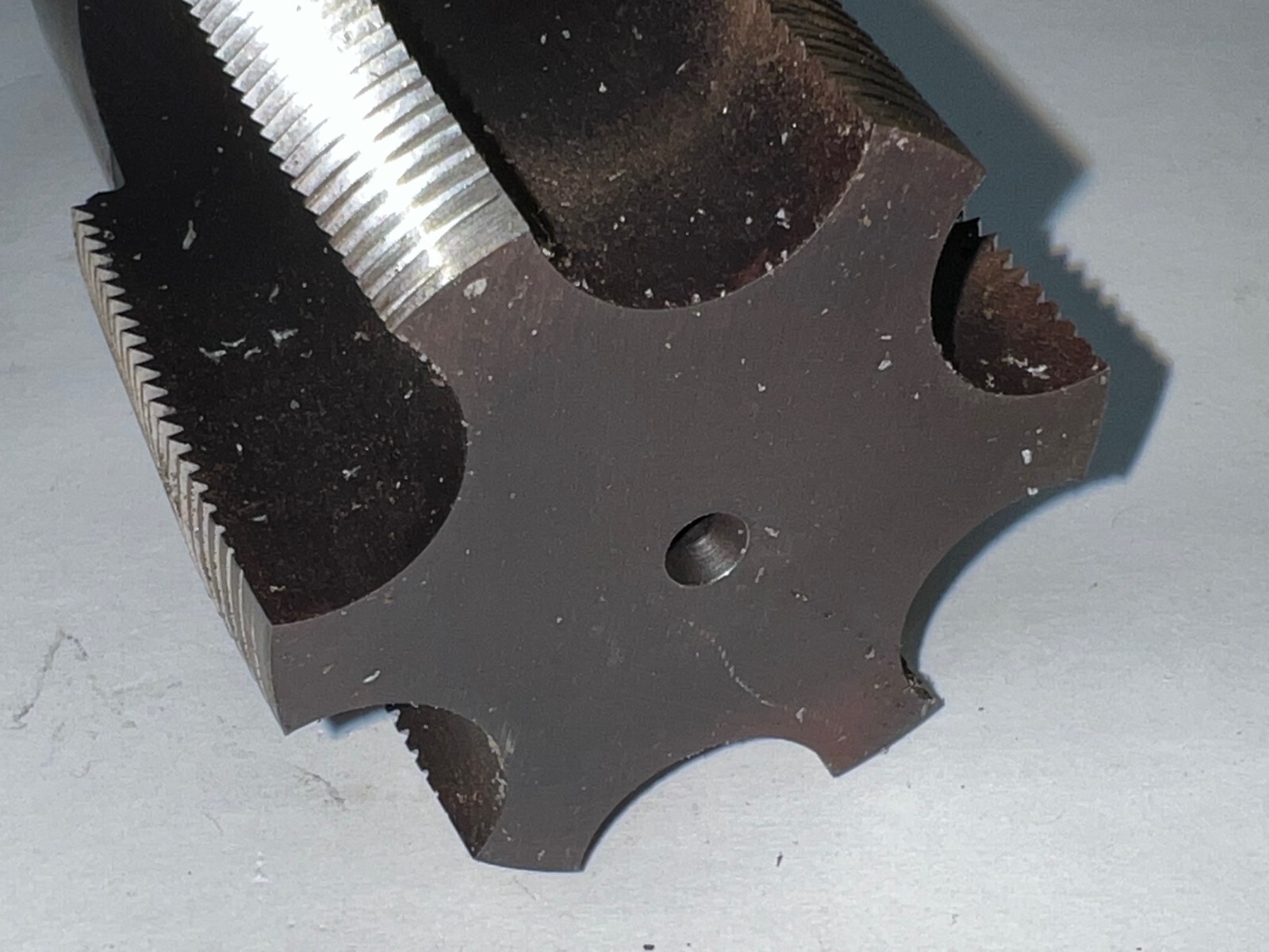 REGAL CUTTING TOOLS HAND TAP 014027AS 2-1/4″-12 UNS H6 RH 3-9/16″ LOC 5-1/4″ OAL