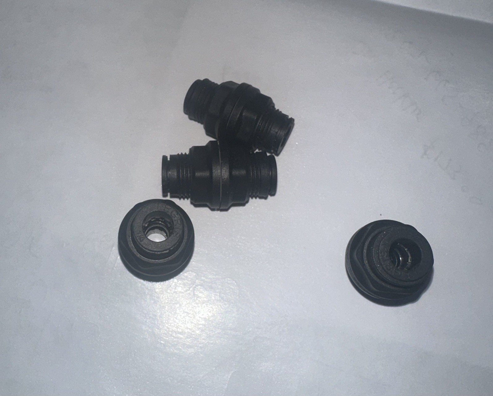 (QTY 4) LEGRIS 3116 56 00 Bulkhead Union,1/4 In OD,PSI 290,PK10 1PFC6