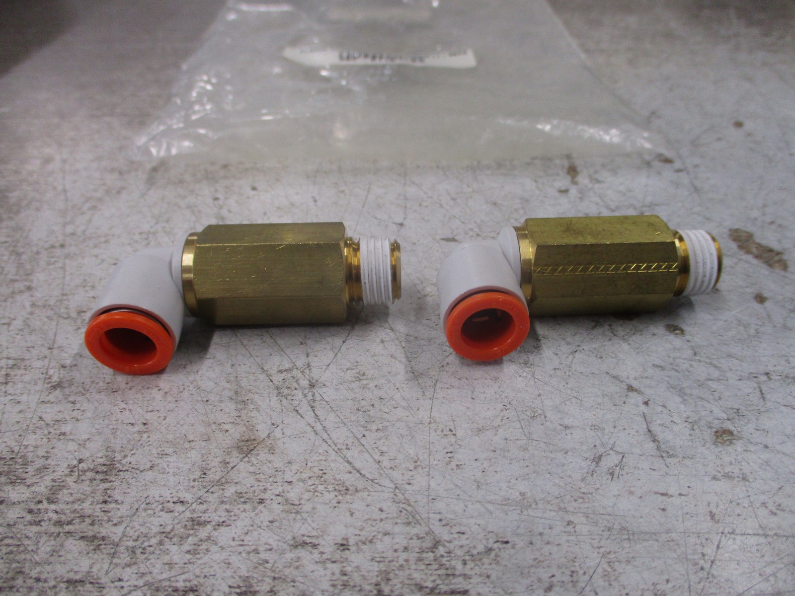 SMC Elbow Fitting KQ2W11-35AS 3/8″ *Lot of 2* *No Bag* New Surplus