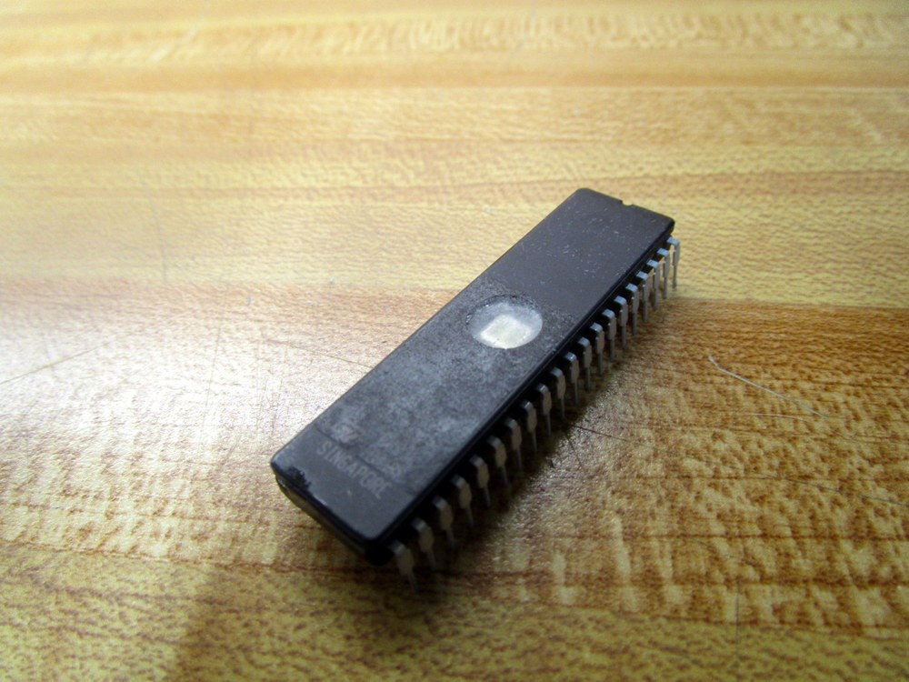 ST Micro M27C4002 10F1 Integrated Circuit M27C400210F1