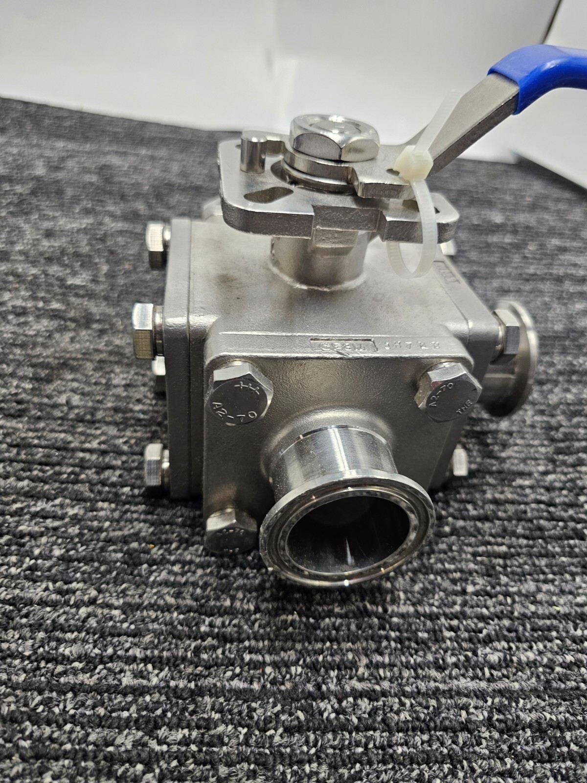 Ball Valve Flange Vacuum 1-1/2″ CF8M, 1000 WOG Blue Handle