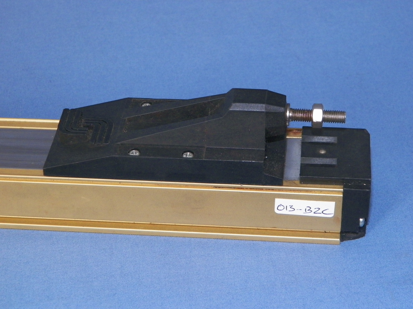 Sfernice Vishay 138L18D Linear Transducer overall length 24″ (61 cm) 10KOhm