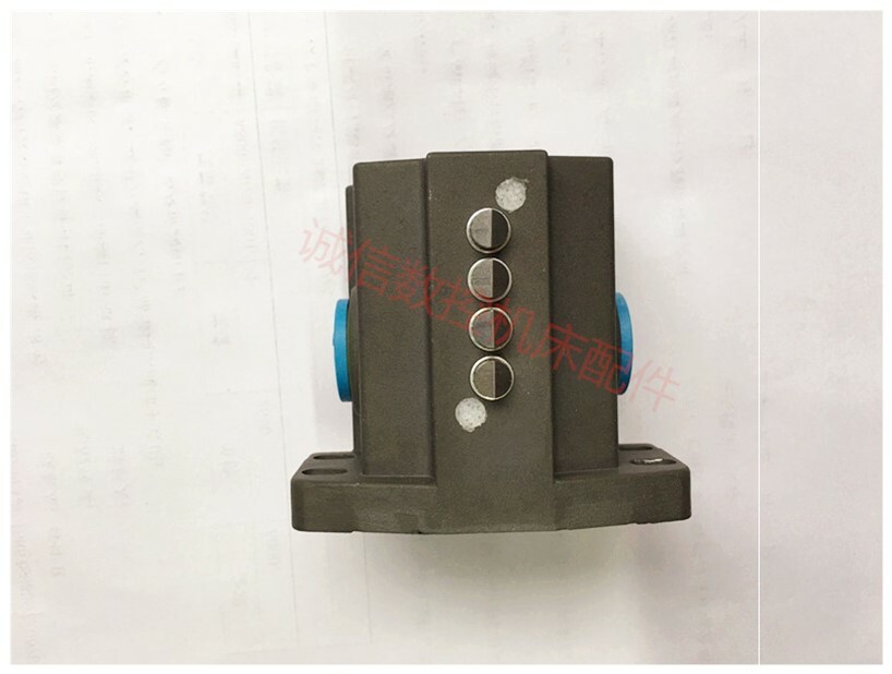 1PC New BALLUFF Limit Switch BNS819-B04-D08-46-3BZ#1
