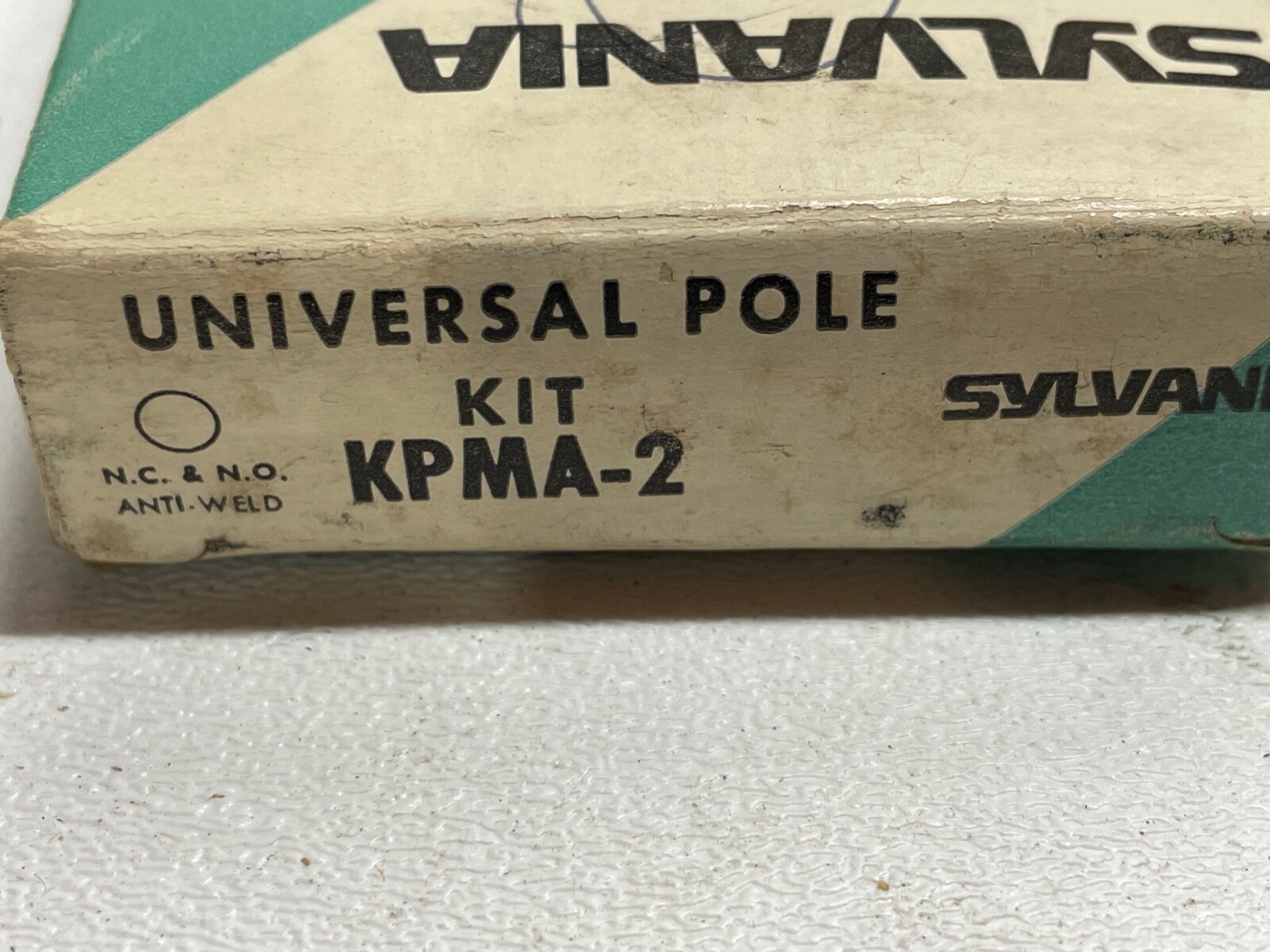 Sylvania KPMA-2 Universal Pole Kit