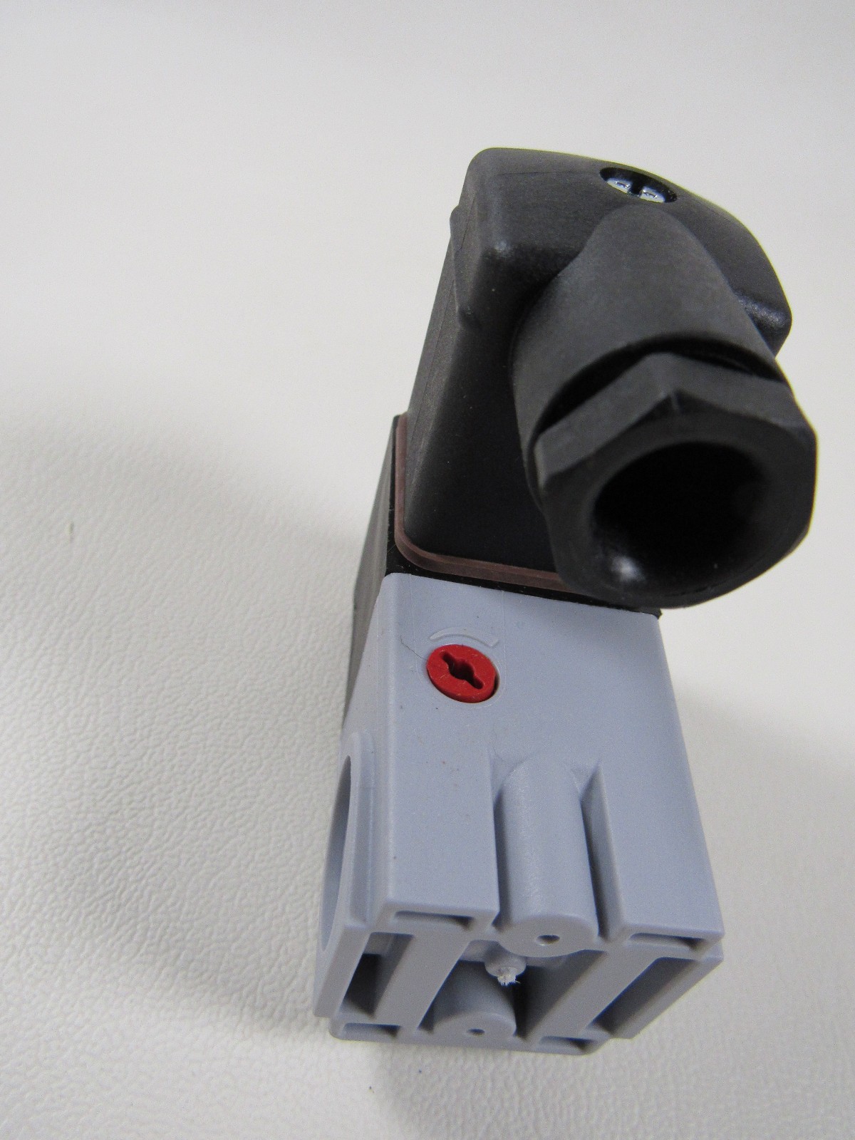 Gemu Type 0324 Electrically Operated Pilot Solenoid valve 4.5W 10 BAR 24V
