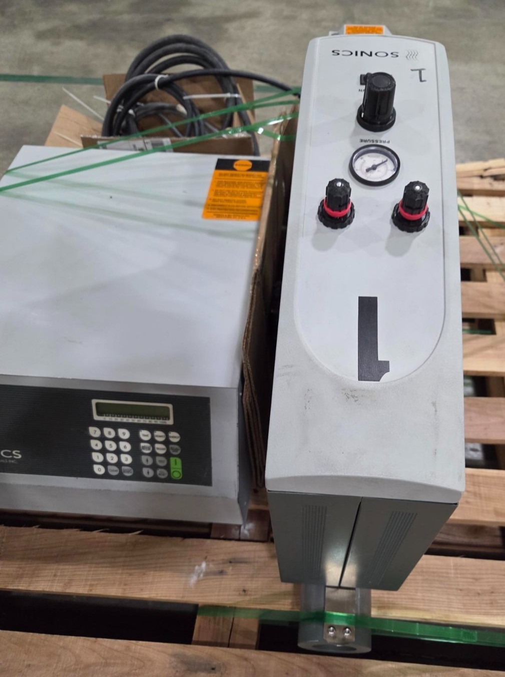 Sonic welding equipment 2050 20 khz GXE3500-20 power supply 3500 watts 230 volt