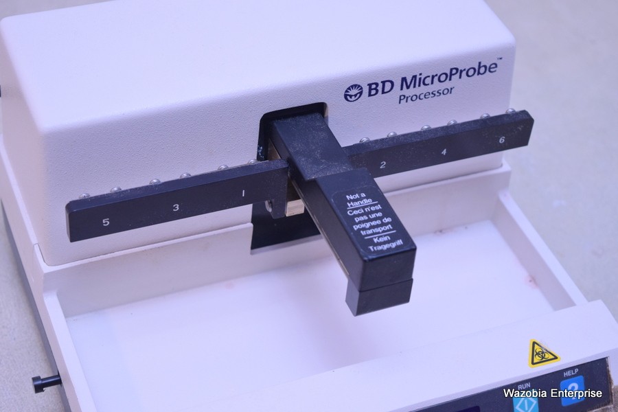 BECTON DICKINSON – 211877 – BD MICROPROBE PROCESSOR + AC ADAPTER AND DATA CARD