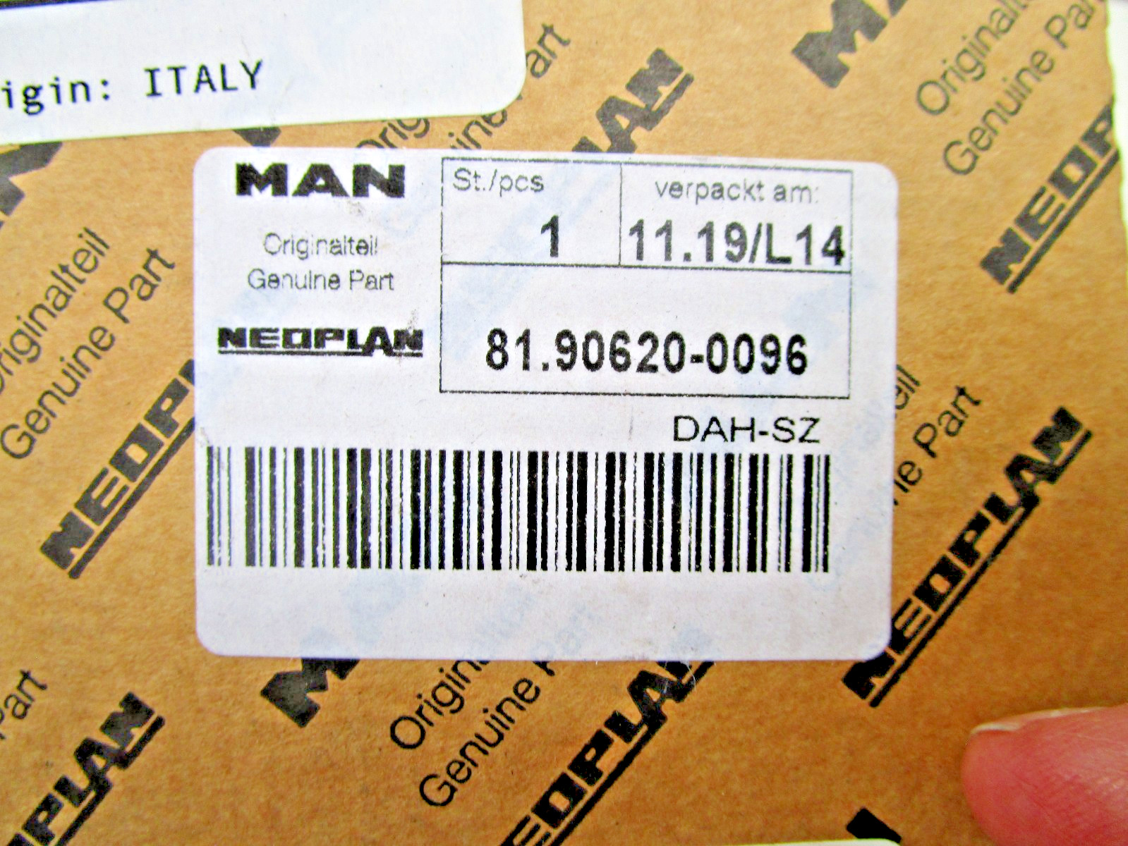 MAN 81.90620-0096 Outer Lock Nut