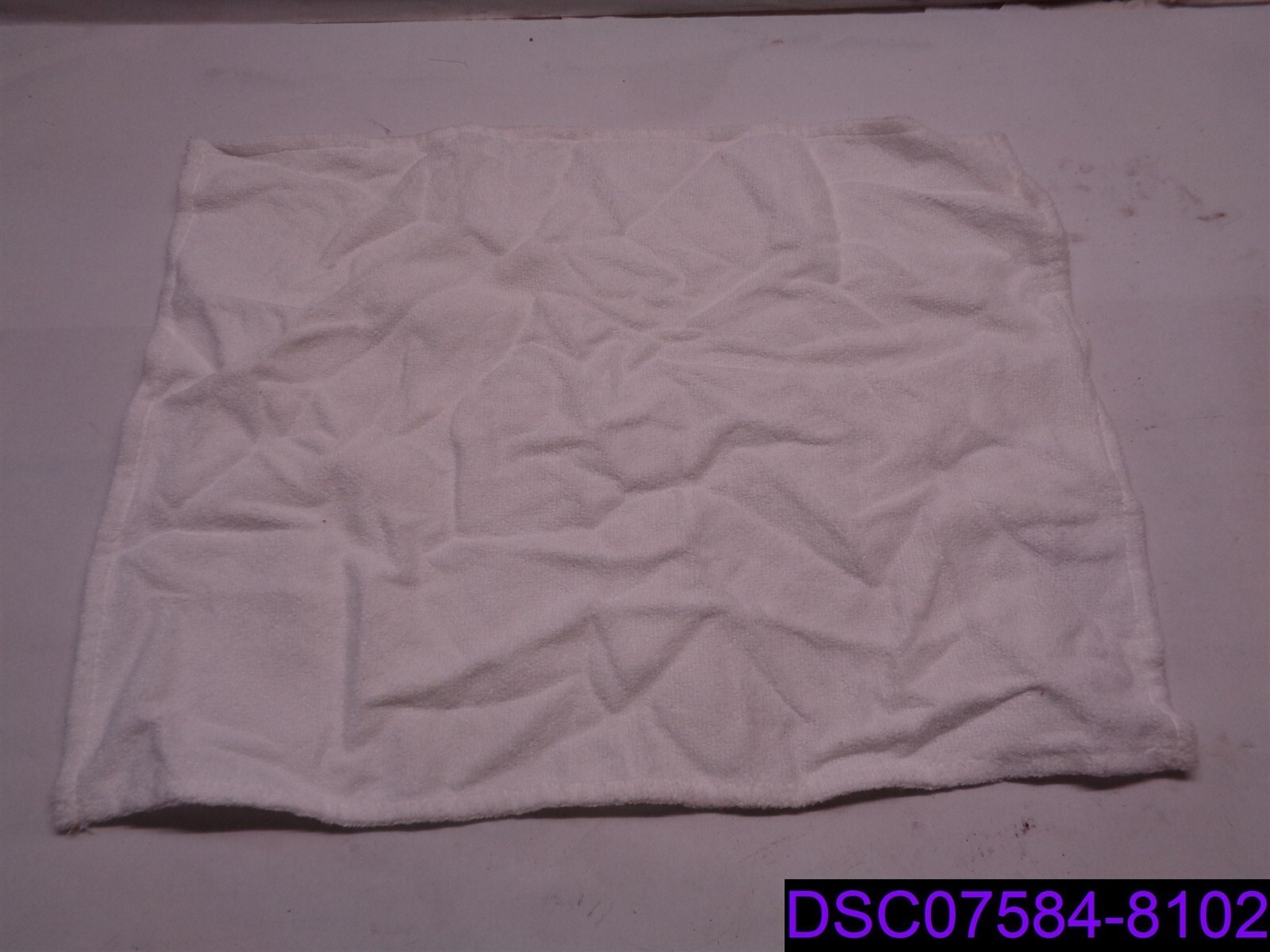 NEED WASHED Qty = 34: Pro Towels 75% Cotton/25% Polyester 17″ x 13″ White