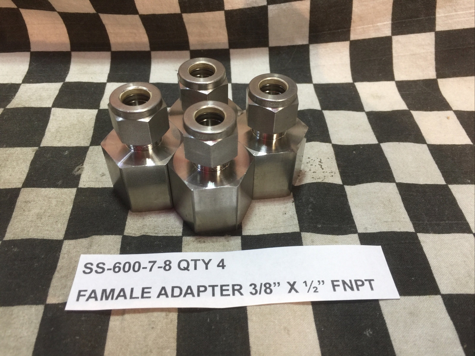 SWAGELOK SS-600-7-8, SS-600-7-6, SS-600-7-4, ADAPTER 3/8″ TUBE ,LOT OF 12#1637F3