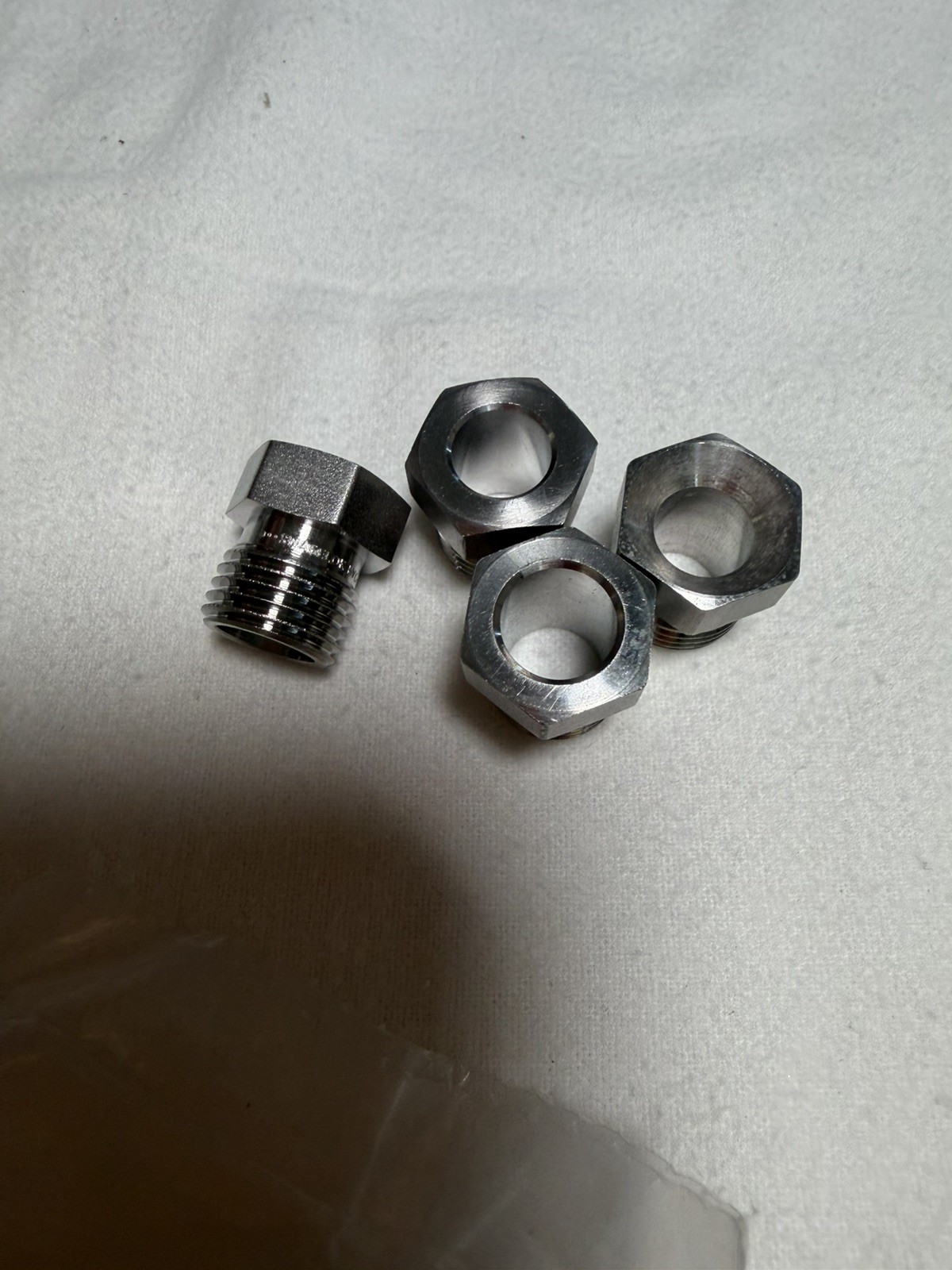 SWAGELOK Male Nut 1/4″ VCR, SS-4-HVCR-4SR, LOT OF 5 (D4)
