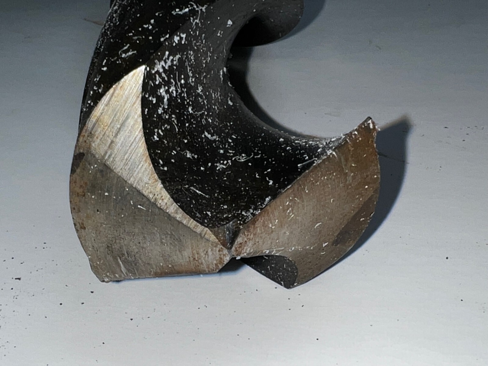 CHAMPION MORSE TAPER SHANK DRILL BIT MT5 2″ CUT 11-1/4″ LOC 18″ OAL