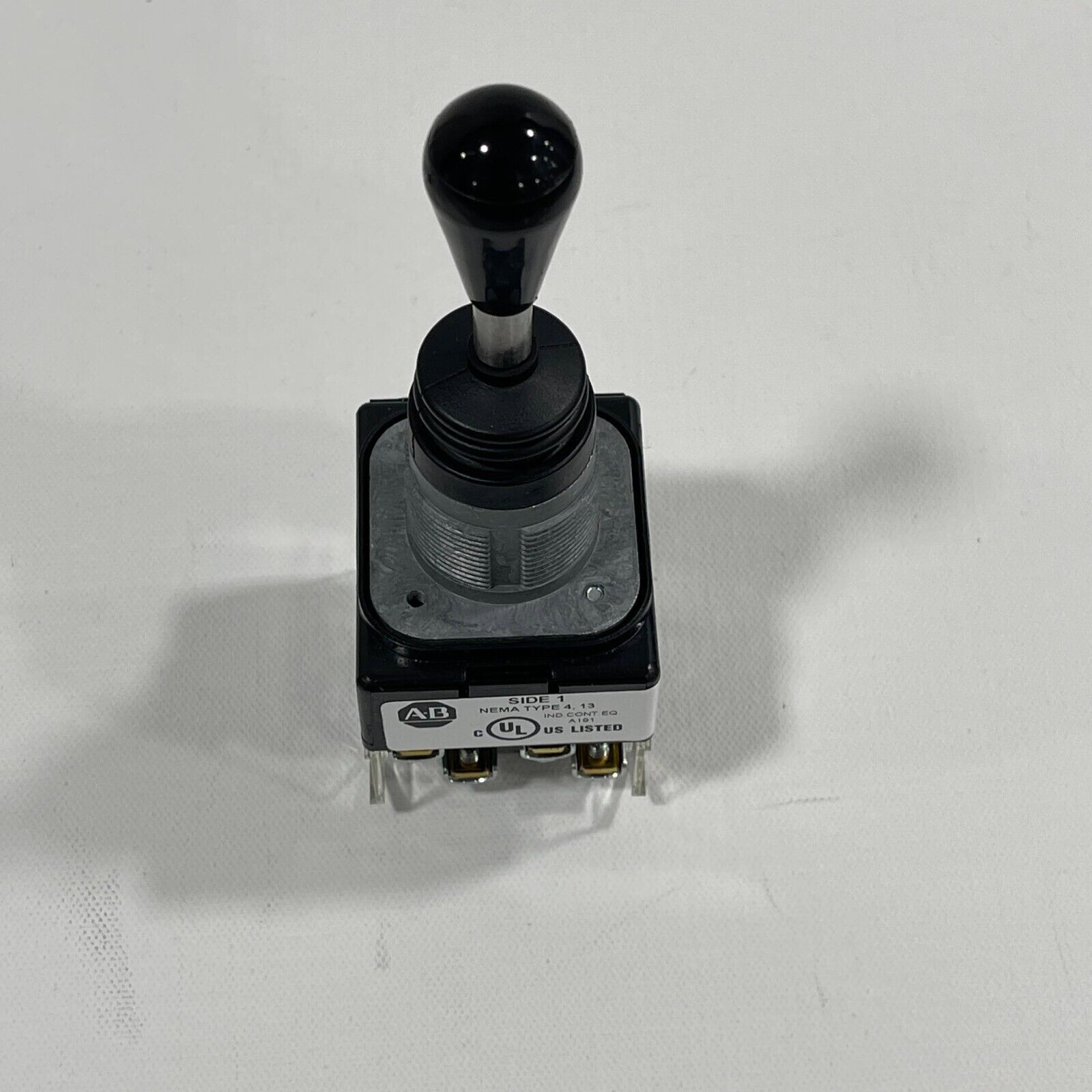 New! Allen Bradley 800T-T4T7AAXX 30mm Toggle Switch Four-Way Ser T Type 4,13
