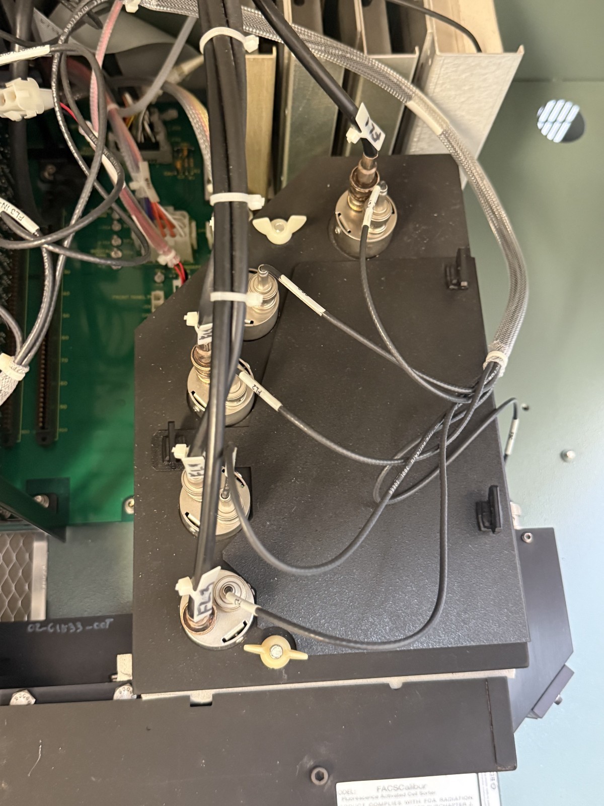 BD BECTON DICKINSON FACSCALIBUR FLOW CYTOMETER E5465