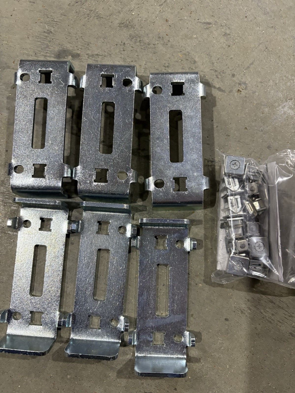 Nvent Internal Baying Brackets, CCI, 46x101x22mm, Zinc Plated, Mild Steel
