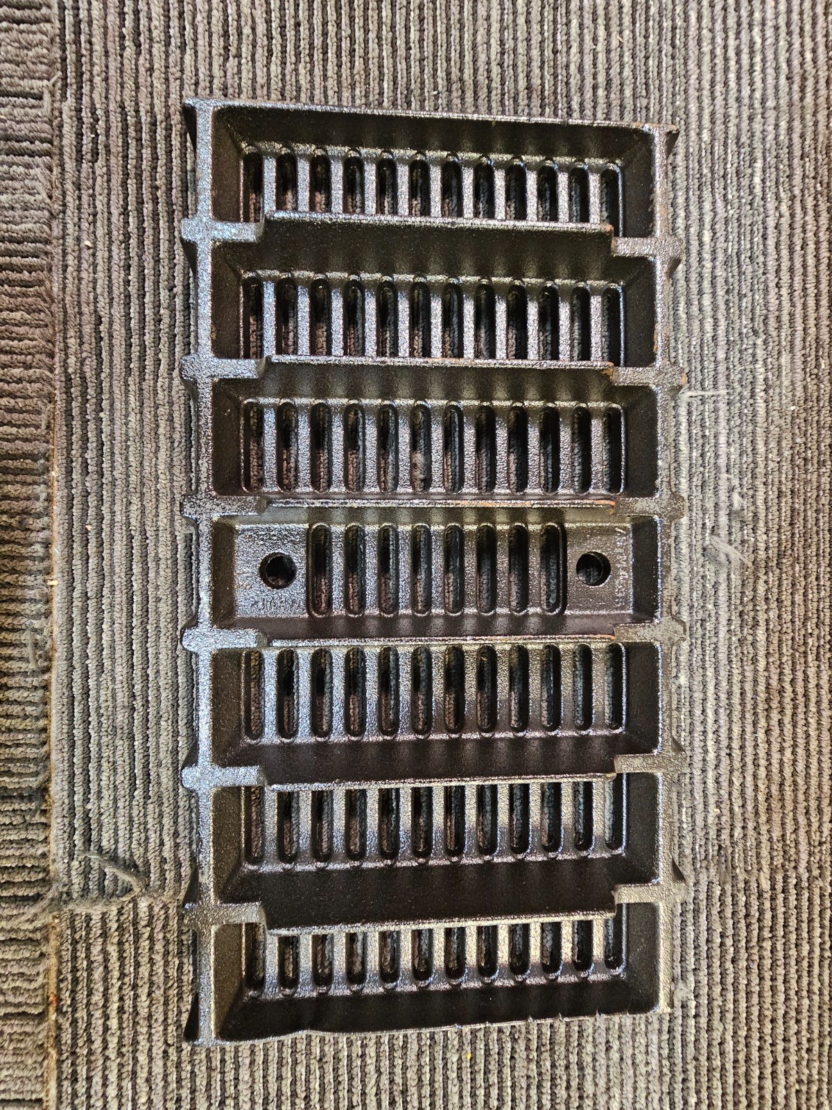ACO 05904 18-in. x 10-in. Replacement Longitudinal Ductile Iron Grate, Black