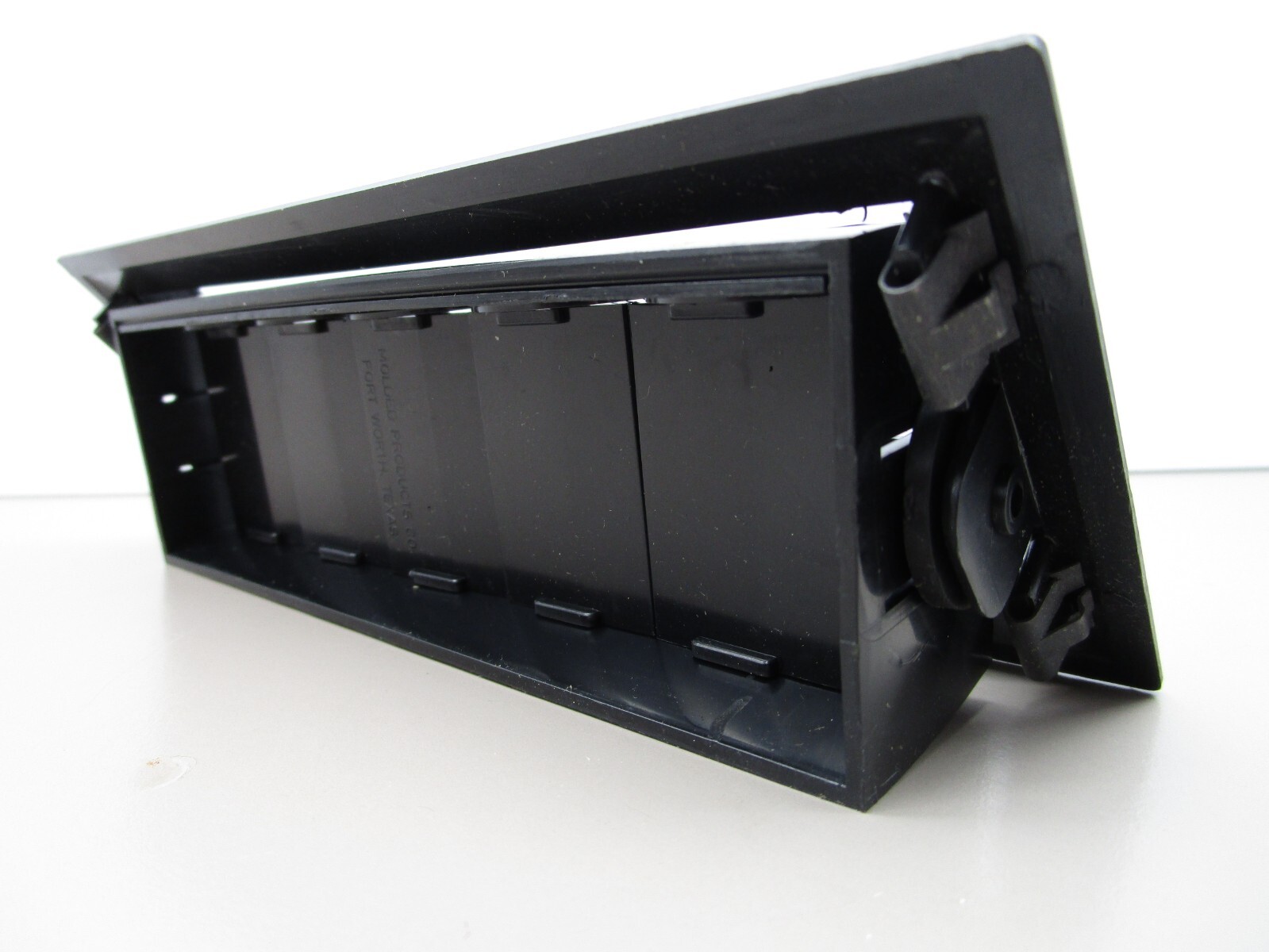 New Flyer Molded Products HVAC Vent Assembly Fits a 6-1/2″ x 2-3/4″ Hole