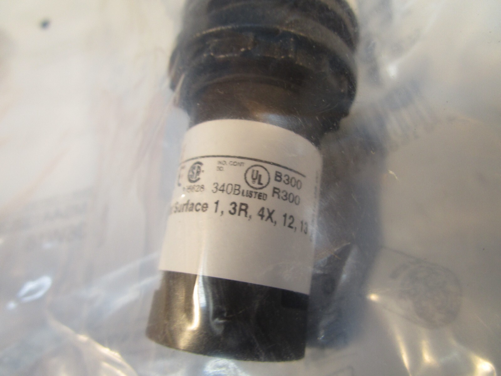 Eaton C22-WRK-K01, Selector Switch Non-Illuminated 1NC 2 Position, Cutler Hammer