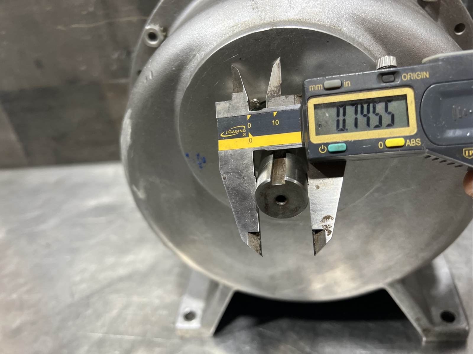 HILLIARD CORPORATION A175B-1-711R Centrifugal Clutch Used Surplus