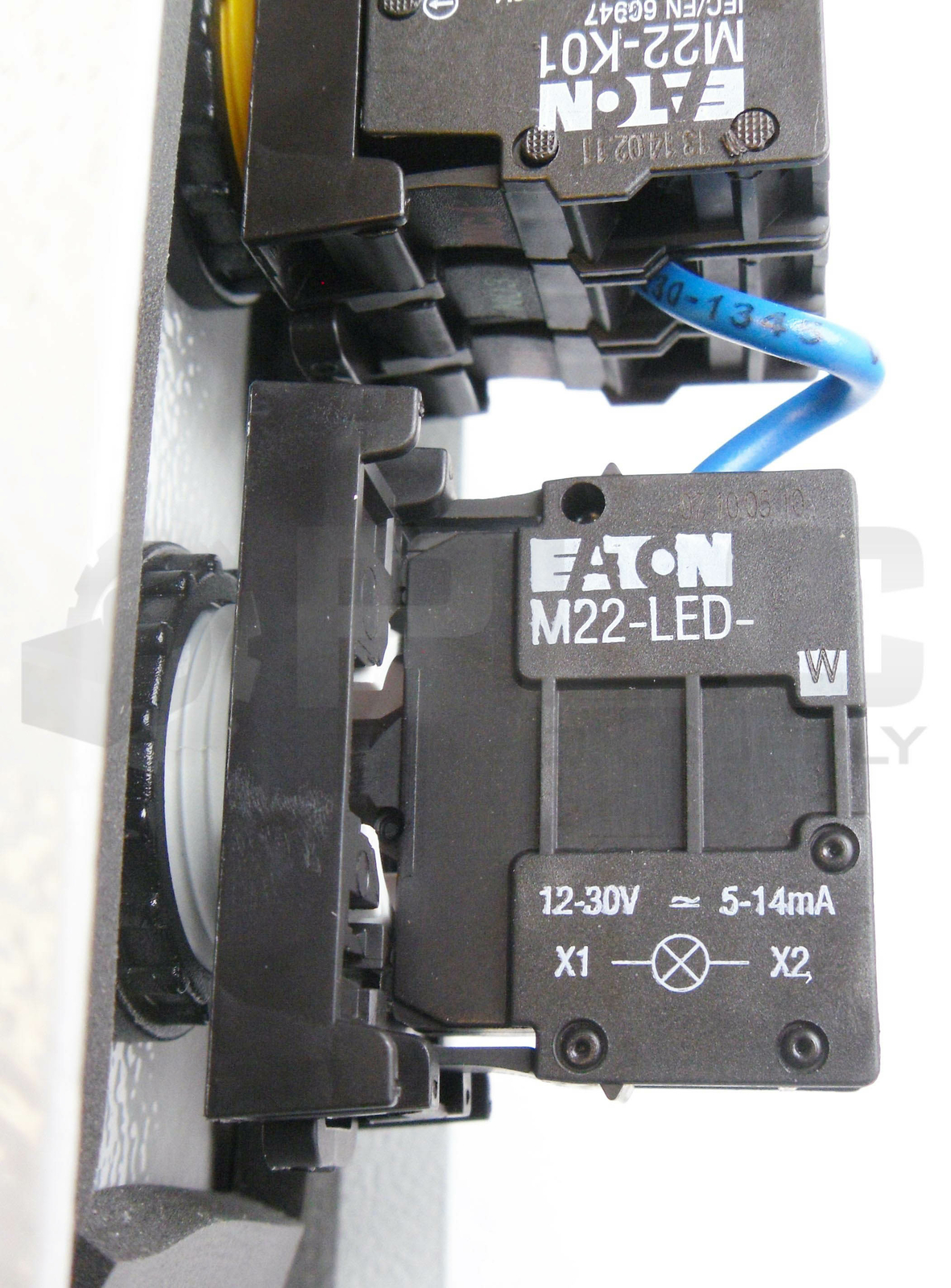 RITTAL PB02225 PUSH BUTTON BOX 2 HOLES W/M22-LED (RED) W/3 M22-K01