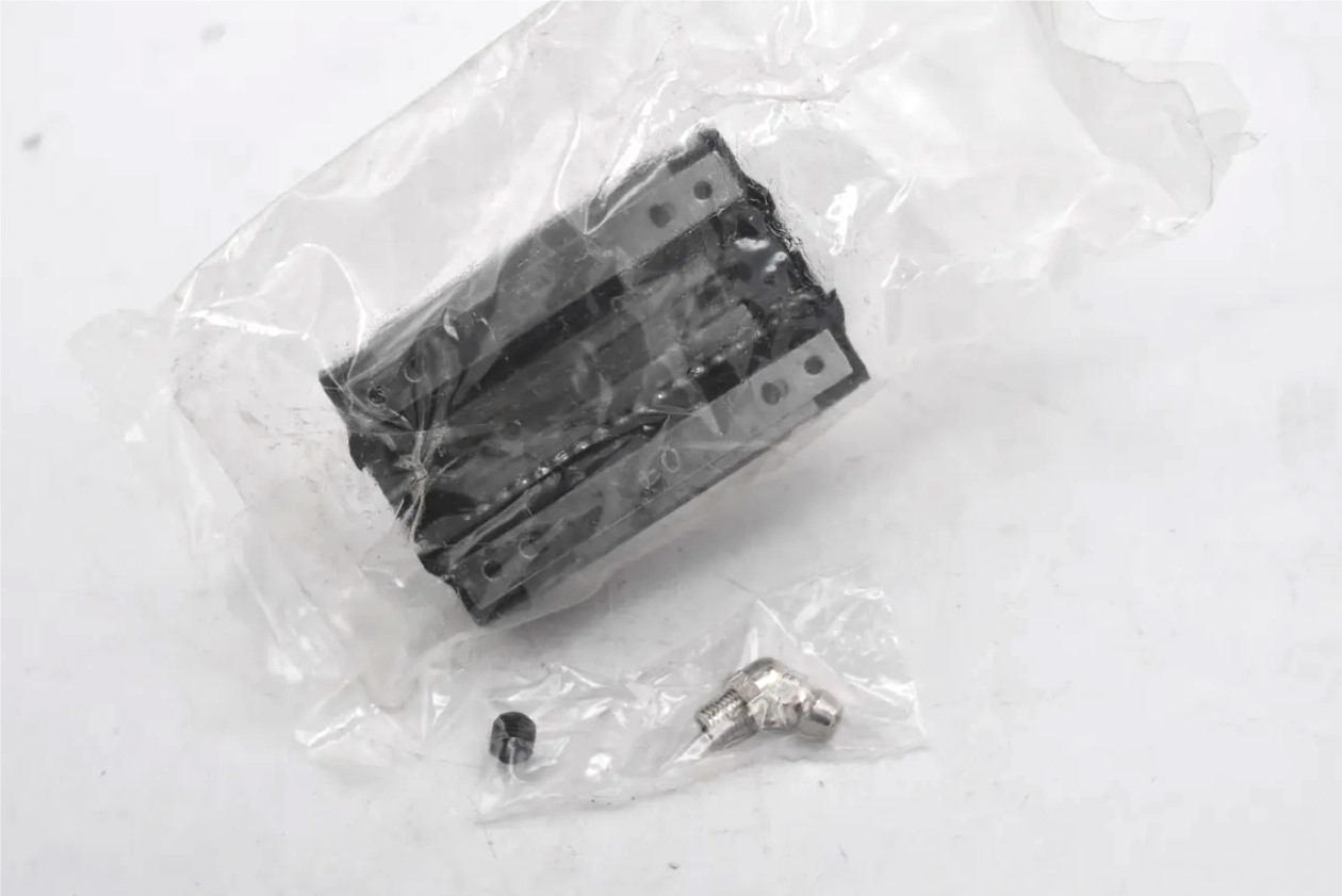 THK SR20W1SS(GK) LINEAR BEARING BLOCK SERIES SR-W