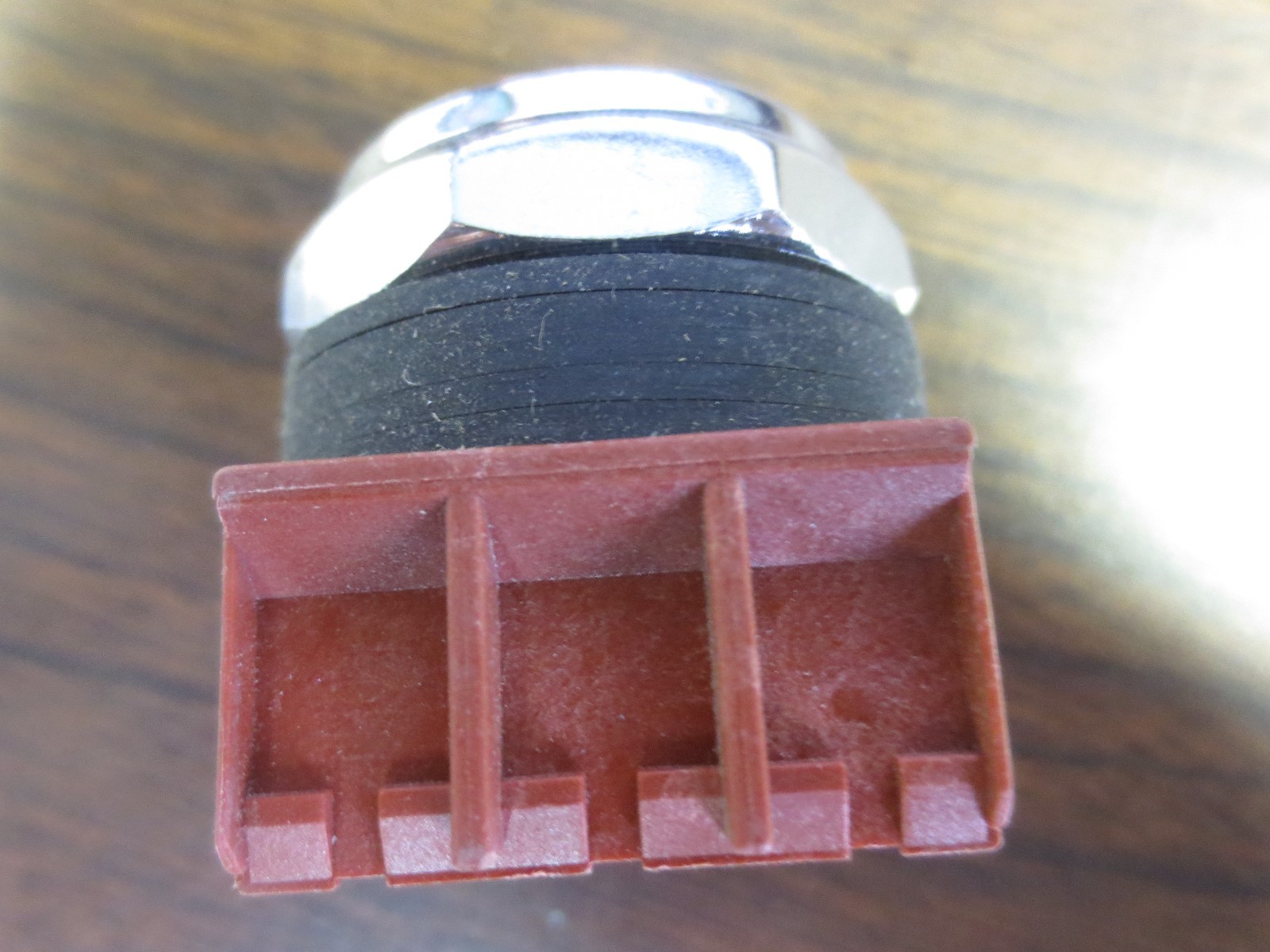 SIEMENS 3SB03-PFR 30mm FLUSH-HEAD RED PUSH BUTTON – NEW SURPLUS