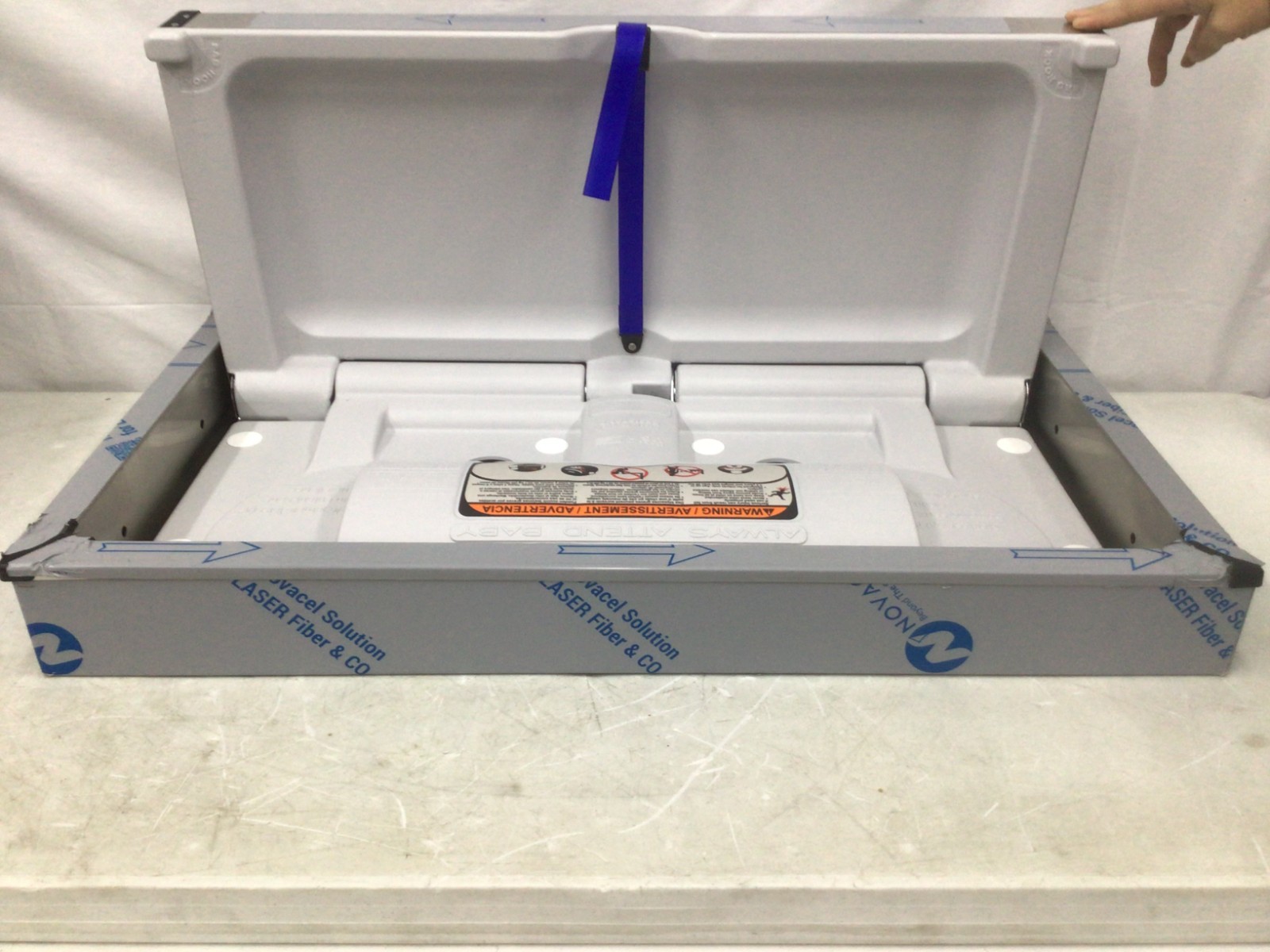 FOUNDATIONS – 100-SSC-R Changing Station,Silver