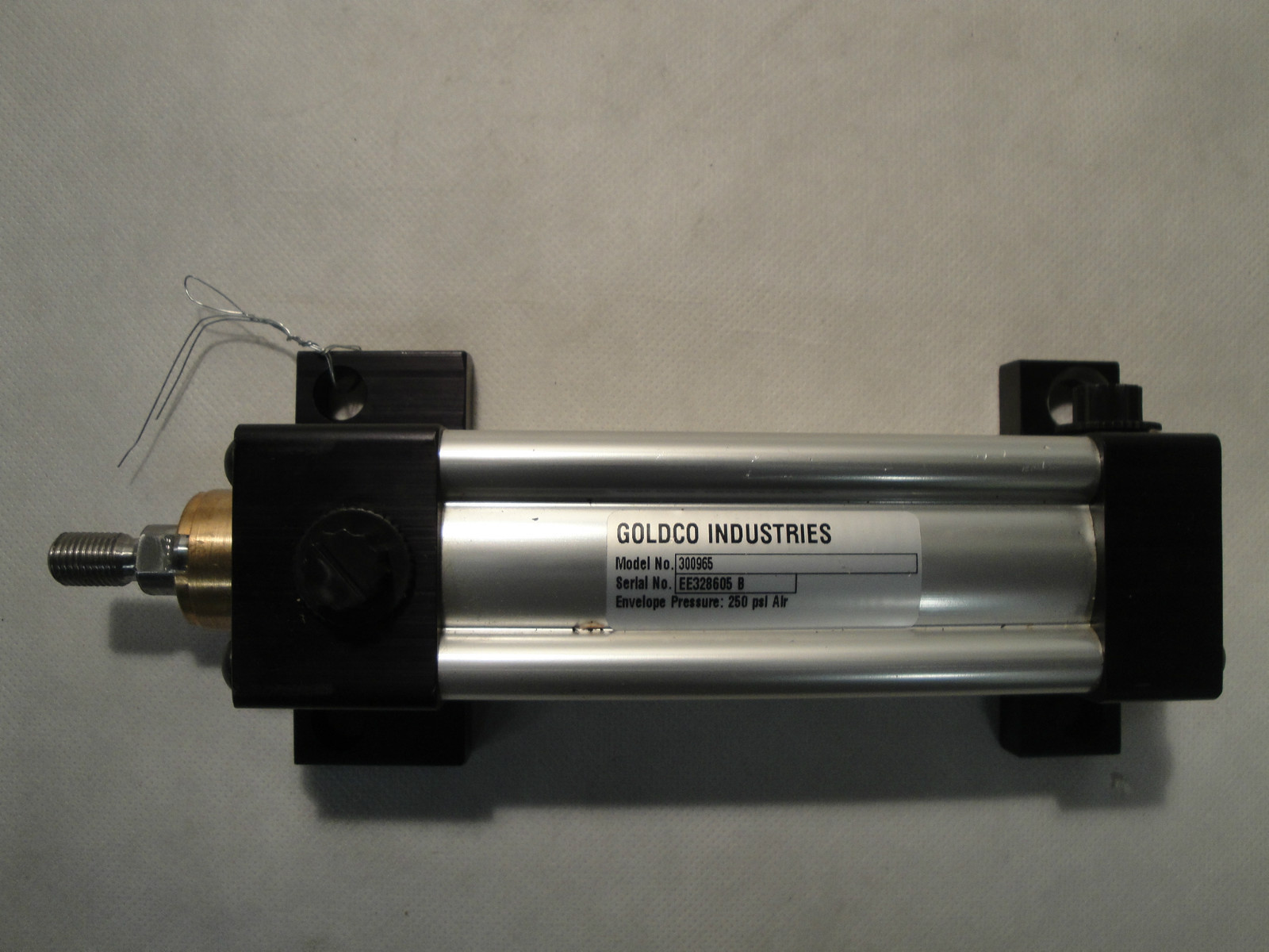 NEW GOLDCO INDUSTRIES AIR CILINDER 300965