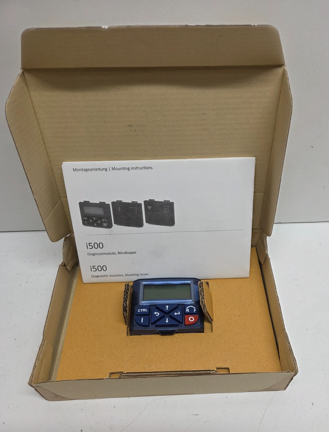 NEW IN BOX! LENZE 30V KEYPAD INTERFACE MODULE I5MADK0000000S