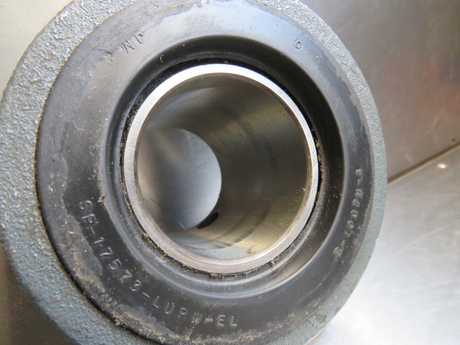 SKF FYR 115 P-3 4-Bolt Flange Bearing 1-15/16″