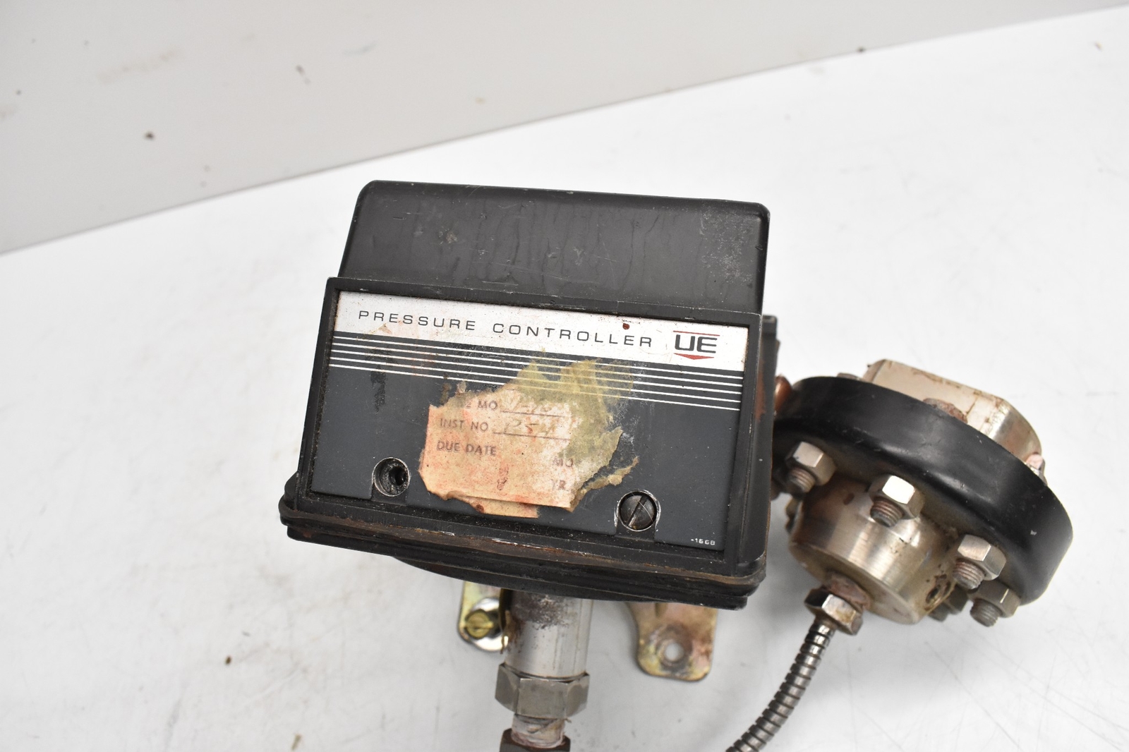 United Electric Pressure Controller 5-78 9860 376 J302 & Ashcroft A.1.S.1.C12L13
