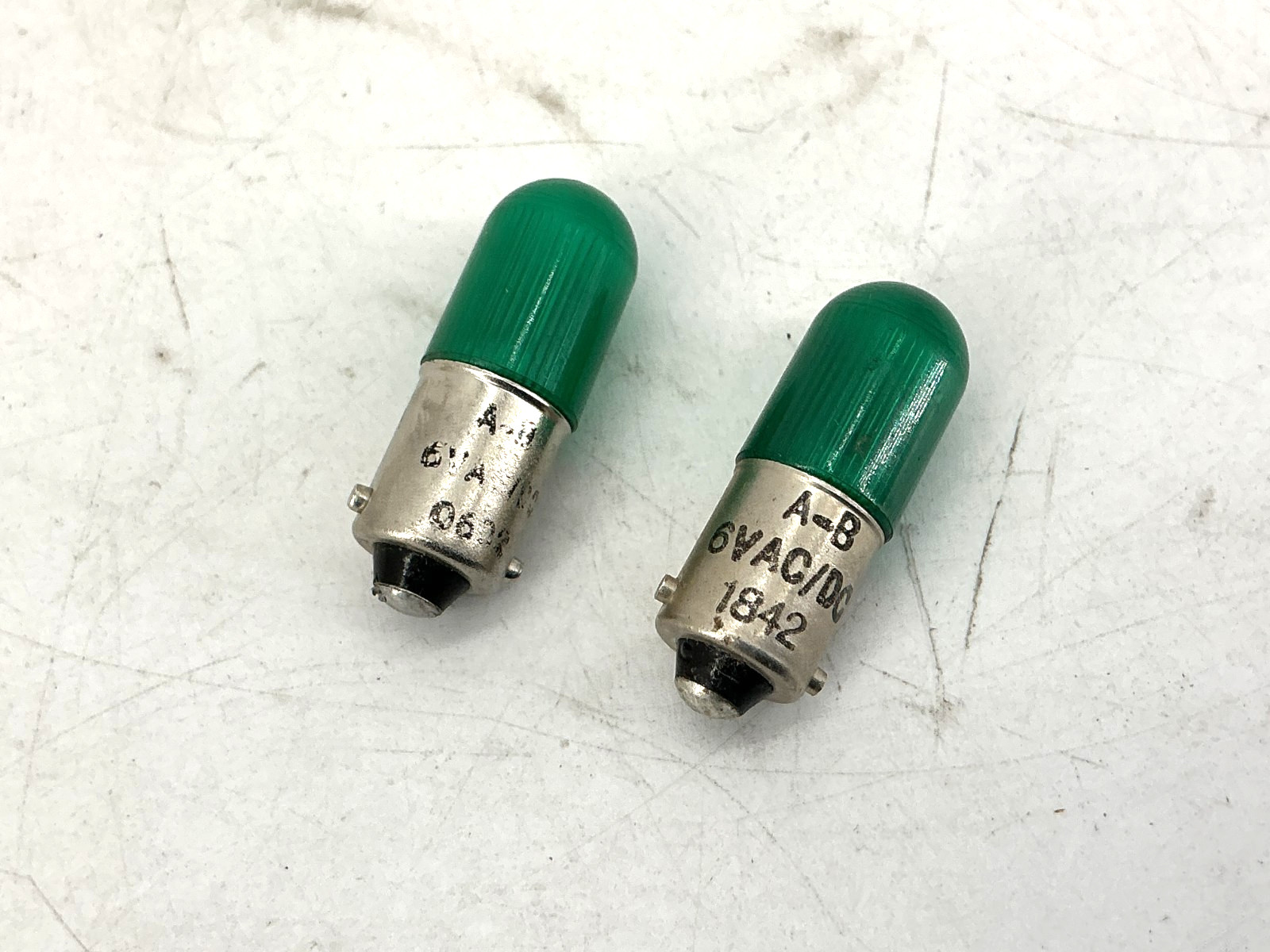 Lot of 2 Allen Bradley 800T-N318G Pilot Light Green LED Lamp 6VAC/VDC