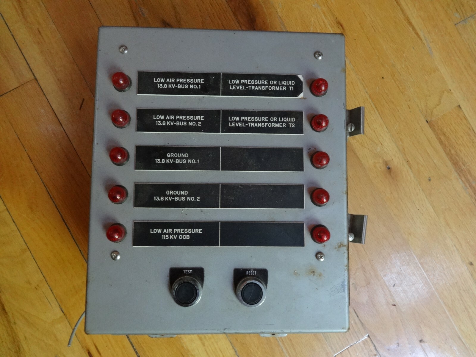 VISI CON INC LOW AIR PRESSURE CONTROLLER IN WATER PROOF JIC BOX 10X8X5 USED