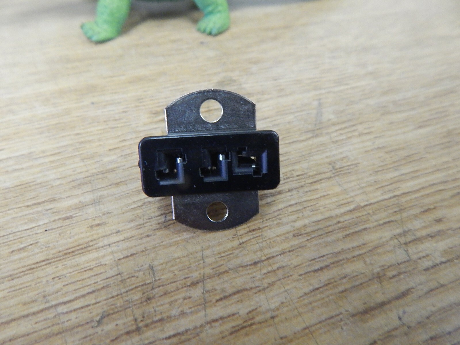 Beau Cinch Jones Bean Molex P-3303-AB 3-Pin Socket Connector 0103