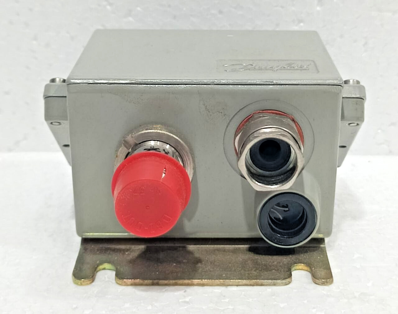 DANFOSS EMP2 084G2142 PRESSURE TRANSMITER NEW FAST SHIPPING