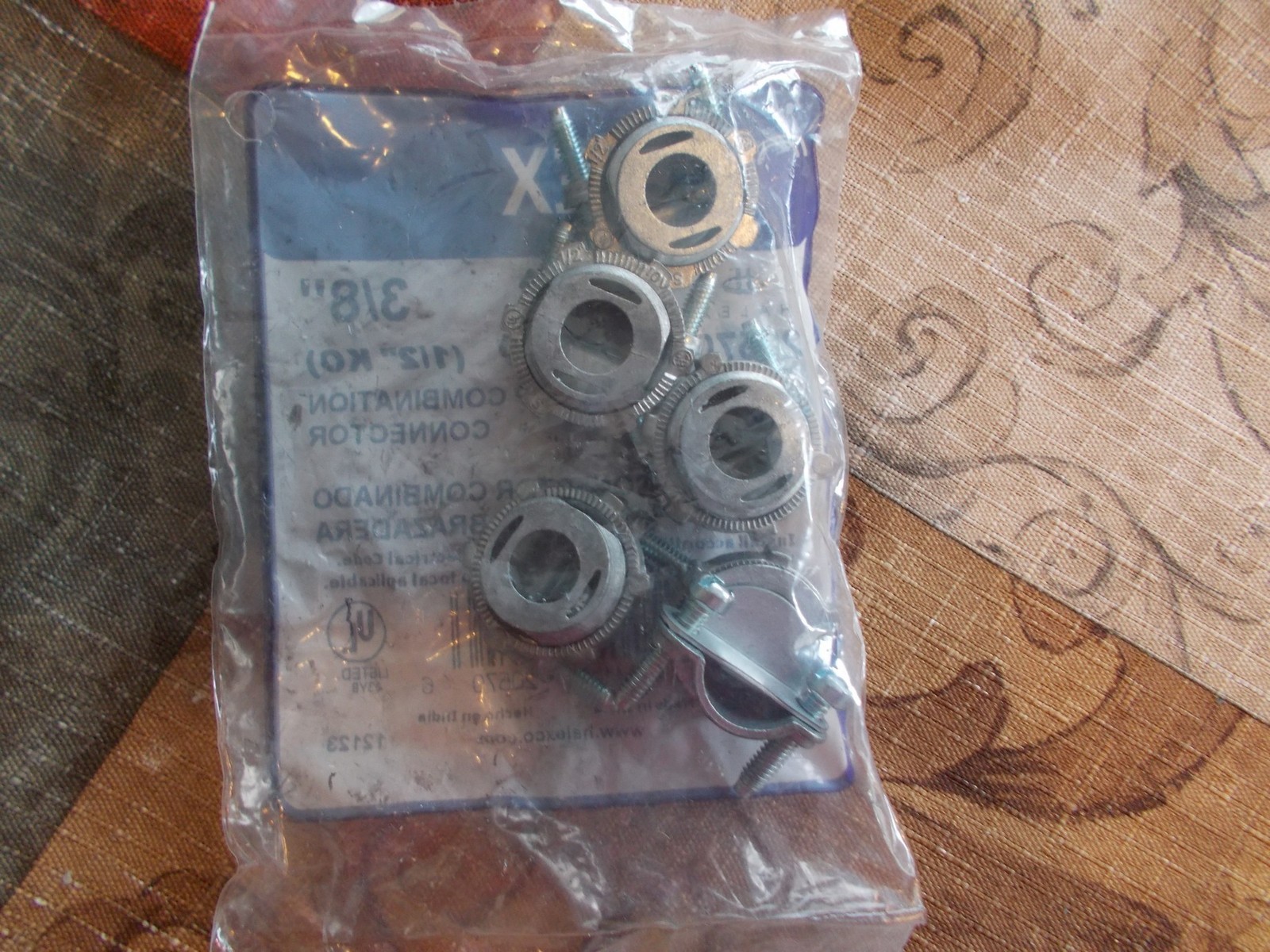 NEW Halex 20570 3/8″ Clamp Connectors, Package of 5 *FREE SHIPPING*