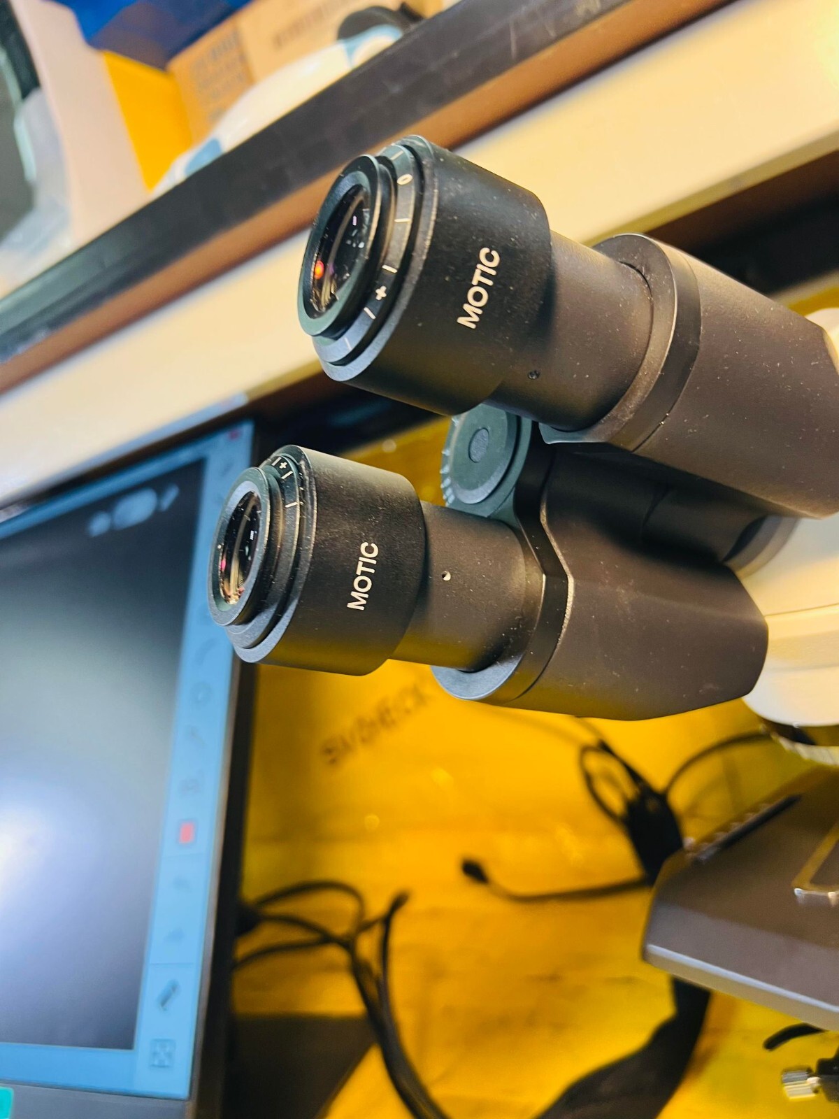 Motic Panthera L Microscope w Dell Touch Screen Monitor/Software