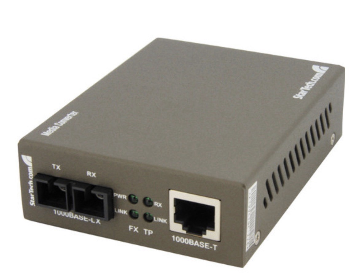 StarTech MCMGBSC15 1Gbps Single-Mode Fiber Ethernet Media Converter New-Open Box