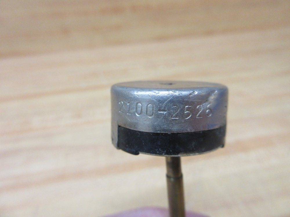 Clarostat 2100-2526 Potentiometer 140-7334