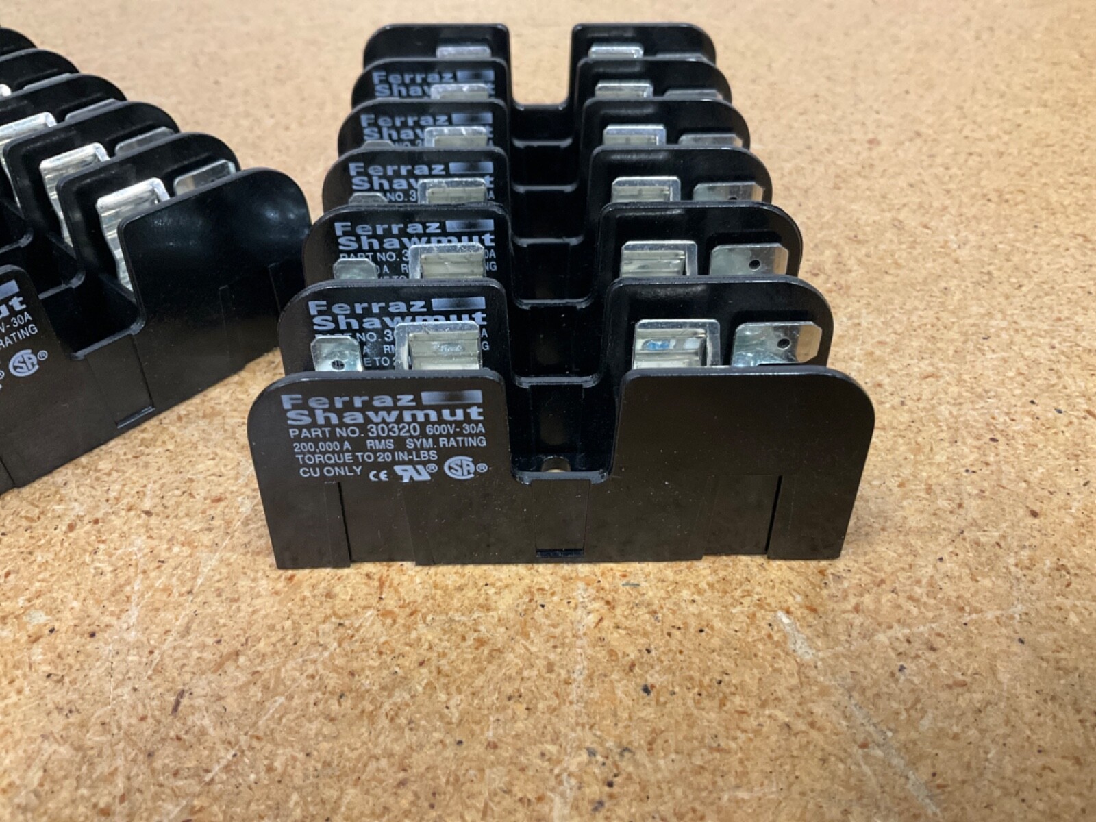 Lot of 2 FERRAZ SHAWMUT 30320 Fuse Block Assembly for Six Fuses 600V-30A