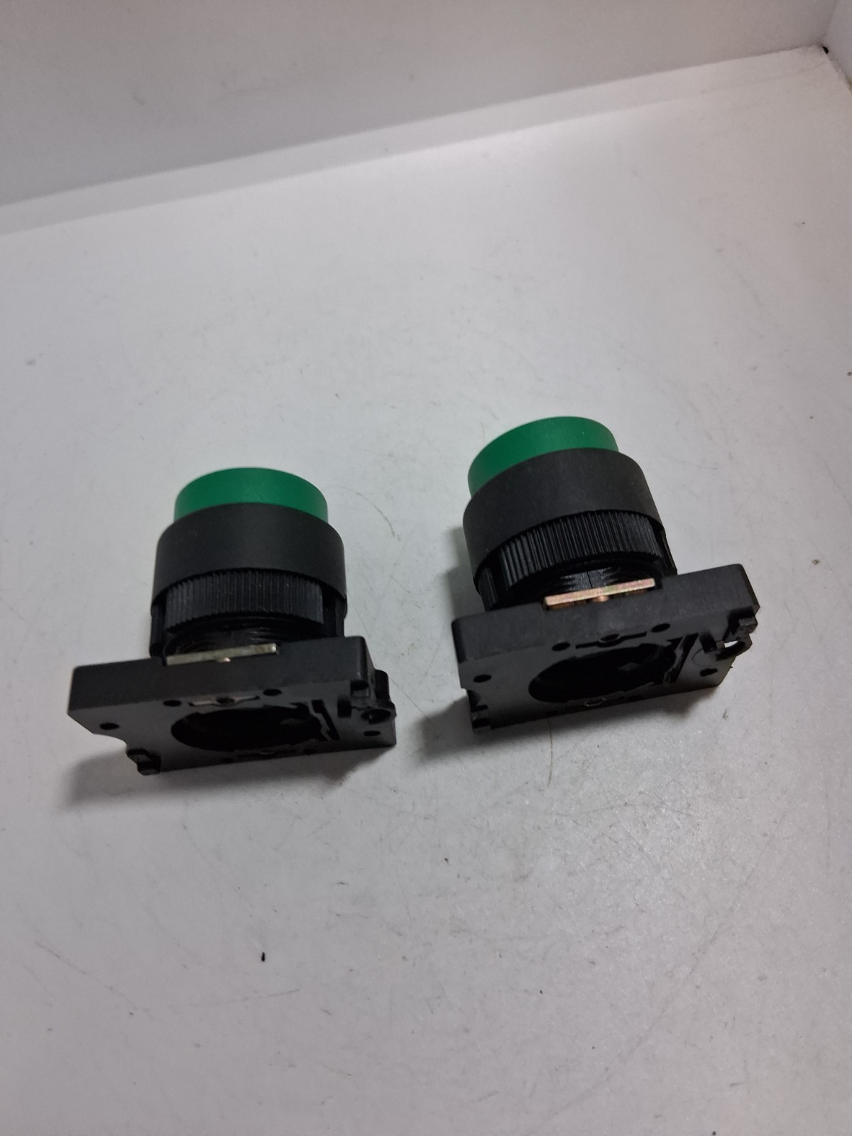 SCHNEIDER ZA2-BL3 PUSHBUTTON OPERATOR GREEN EXTENDED HEAD (LOT OF 2) NNB