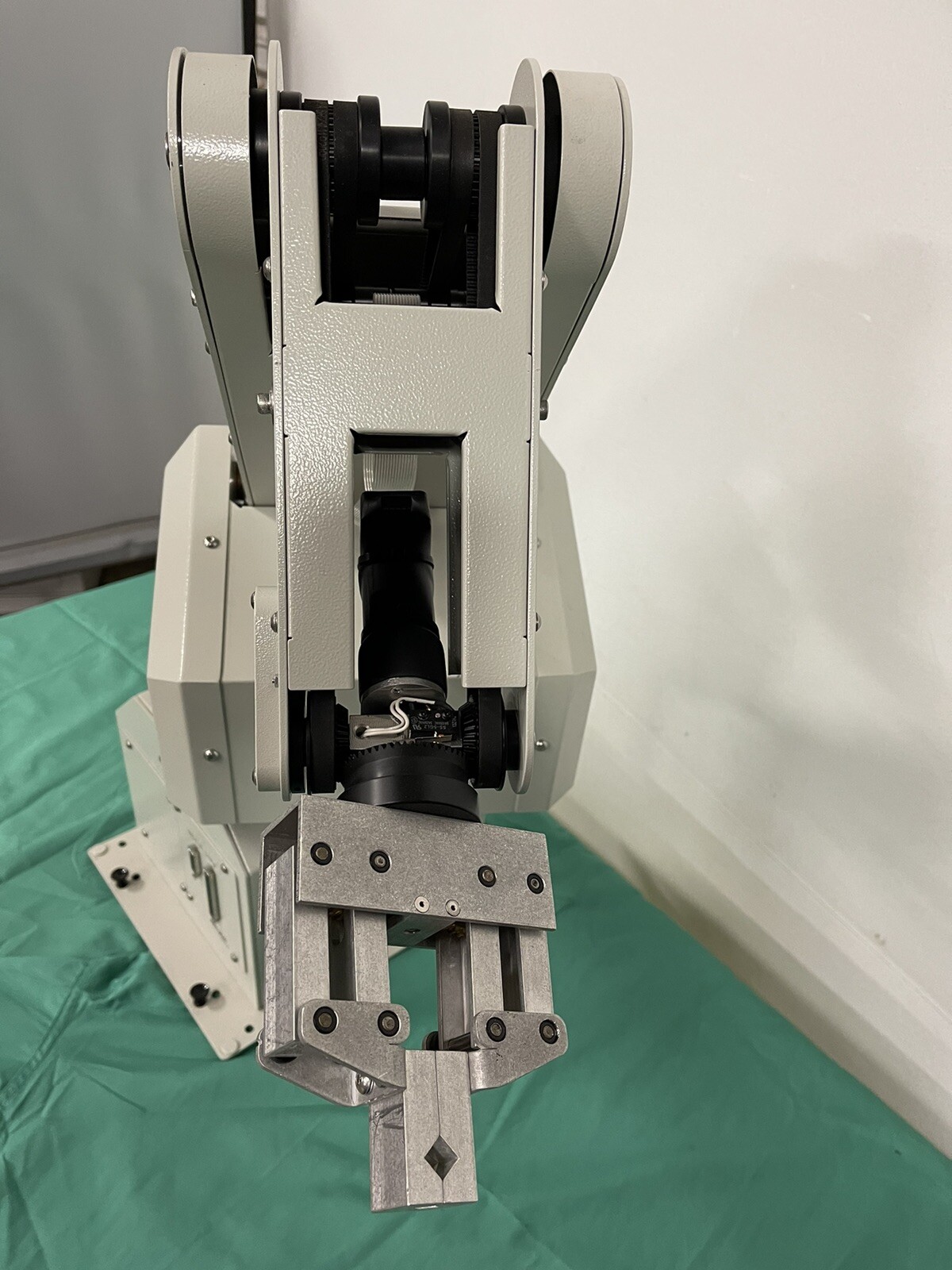 Lab-Volt Automation 5250-A0 Servo Robot Training System