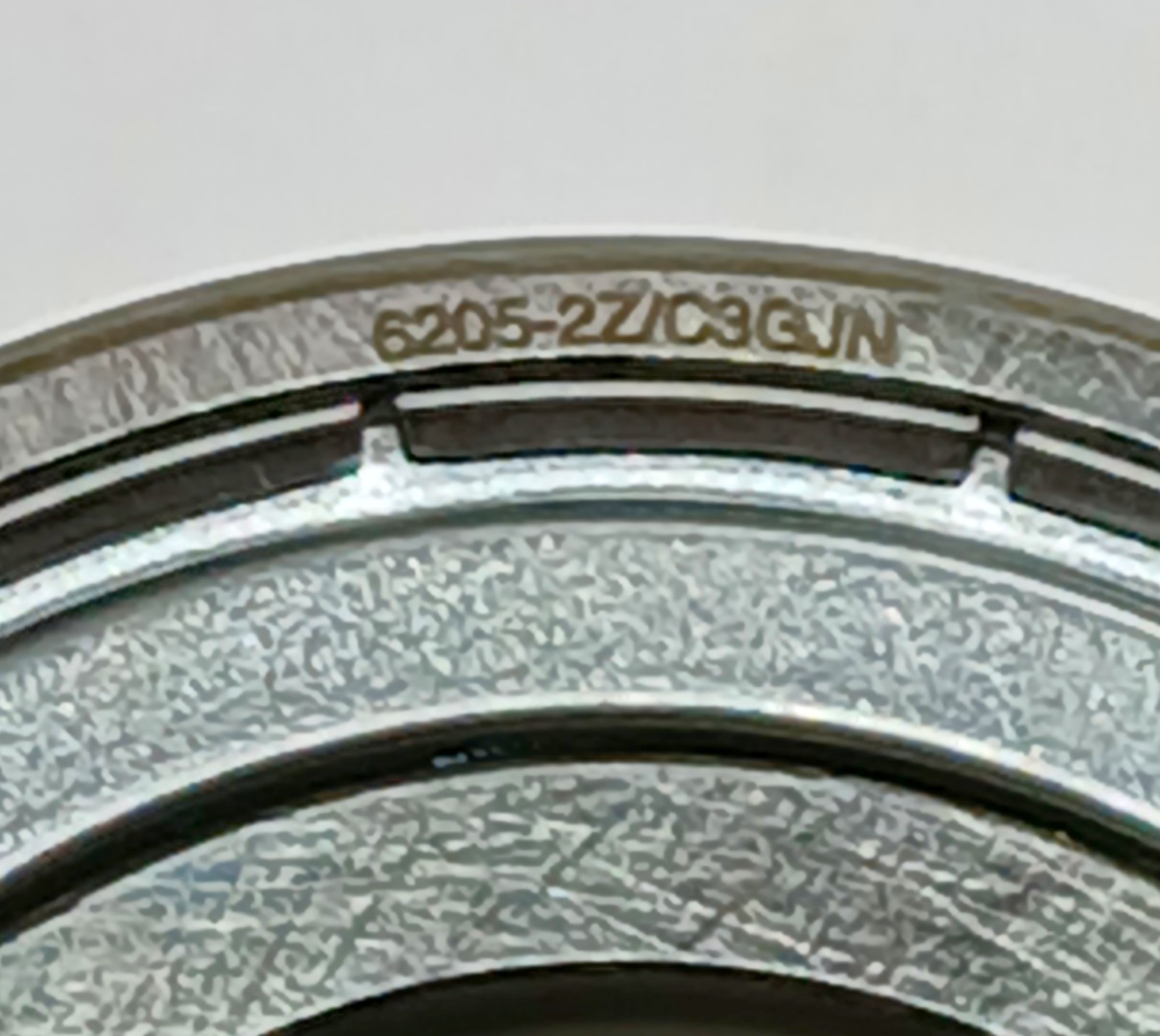 1 NEW SKF 6205-2Z/C3GJN RADIAL DEEP GROOVE BALL BEARING NNB ***MAKE OFFER***