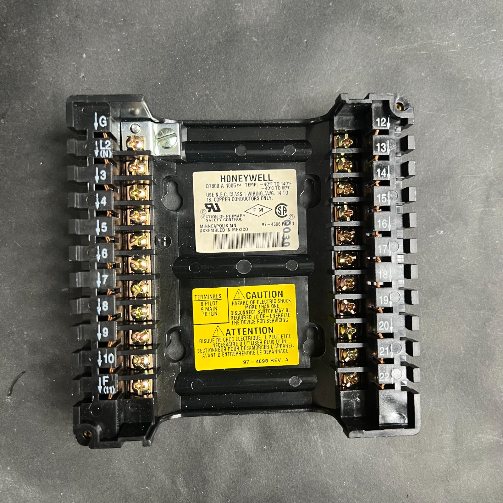 HONEYWELL Q7800A1005 WIRING SUBBASE ($40 OBO)
