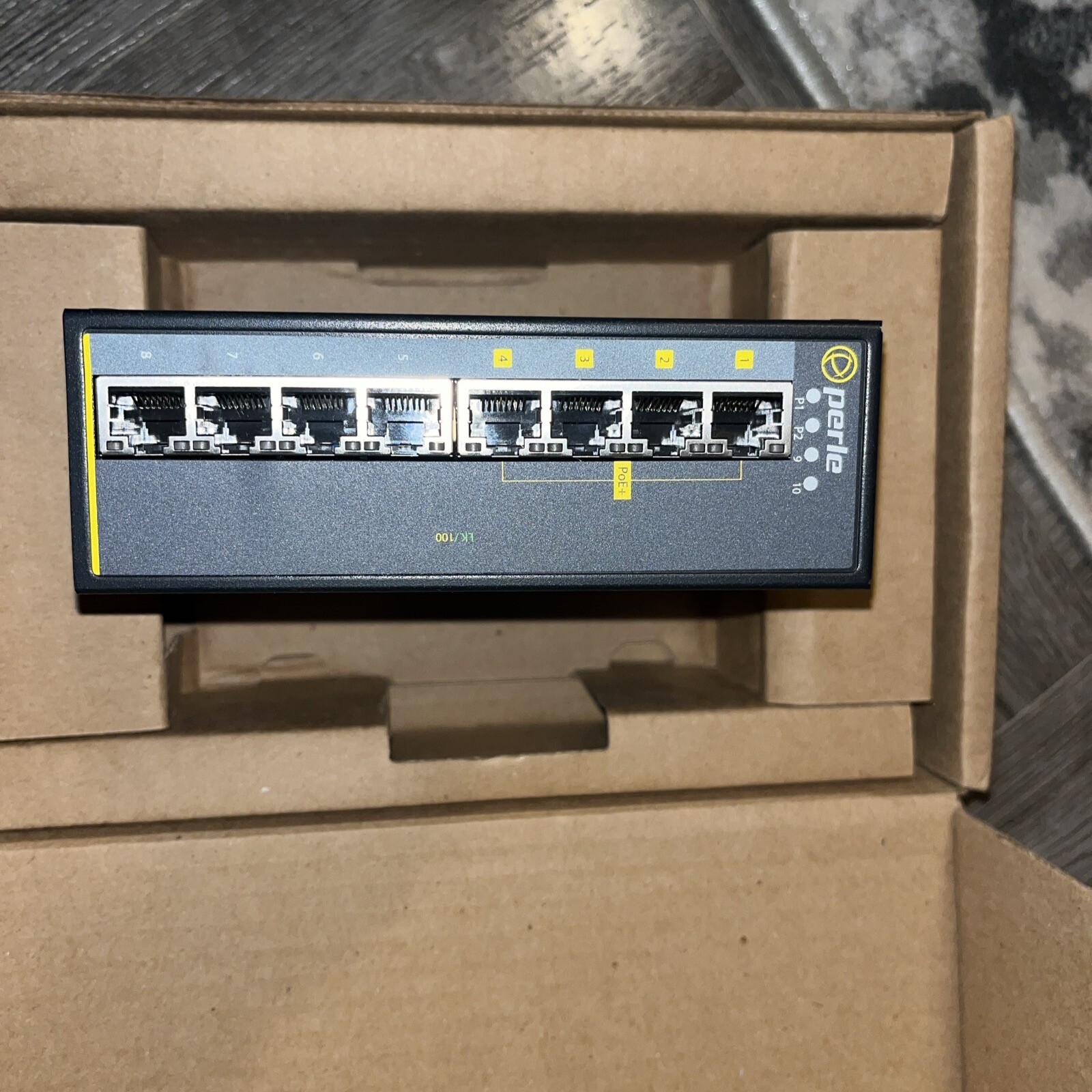 NEW IN BOX! PERLE INDUSTRIAL ETHERNET SWITCH IDS-108FPP (XT)