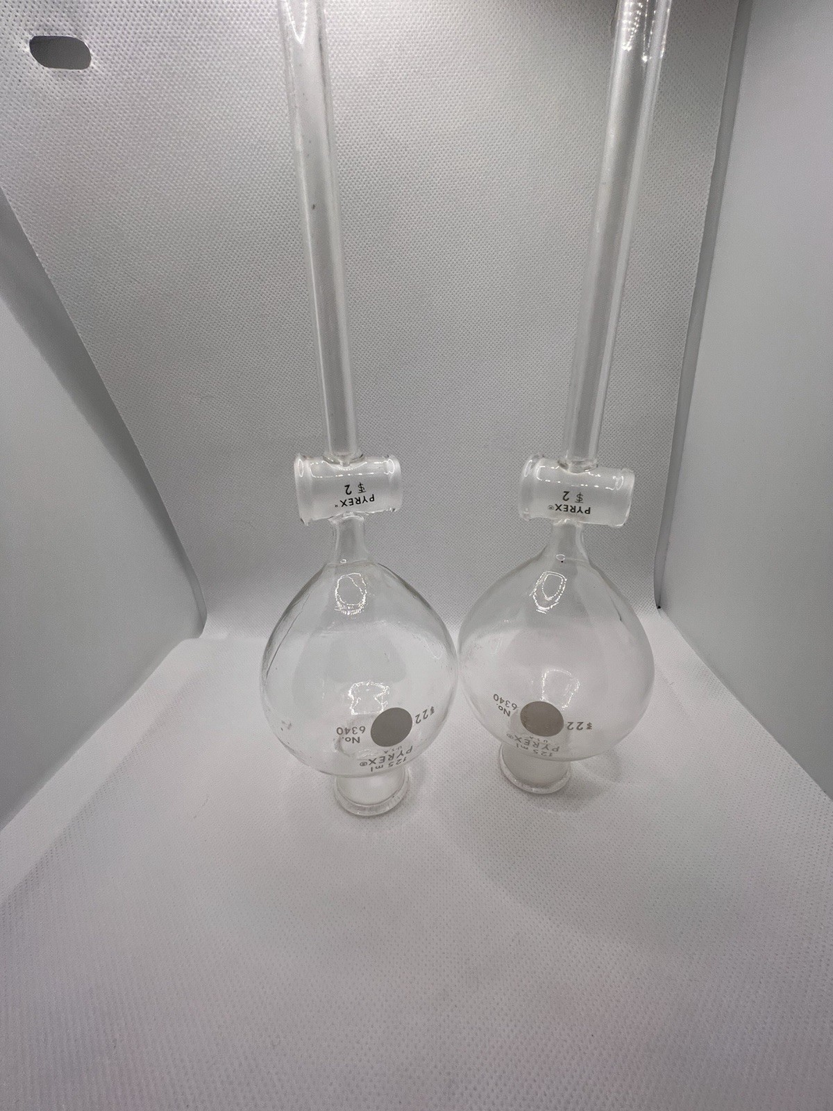 CORNING 6340-125 PYREX 125ML GLOBE-SHAPED SEPARATORY FUNNEL (B441)